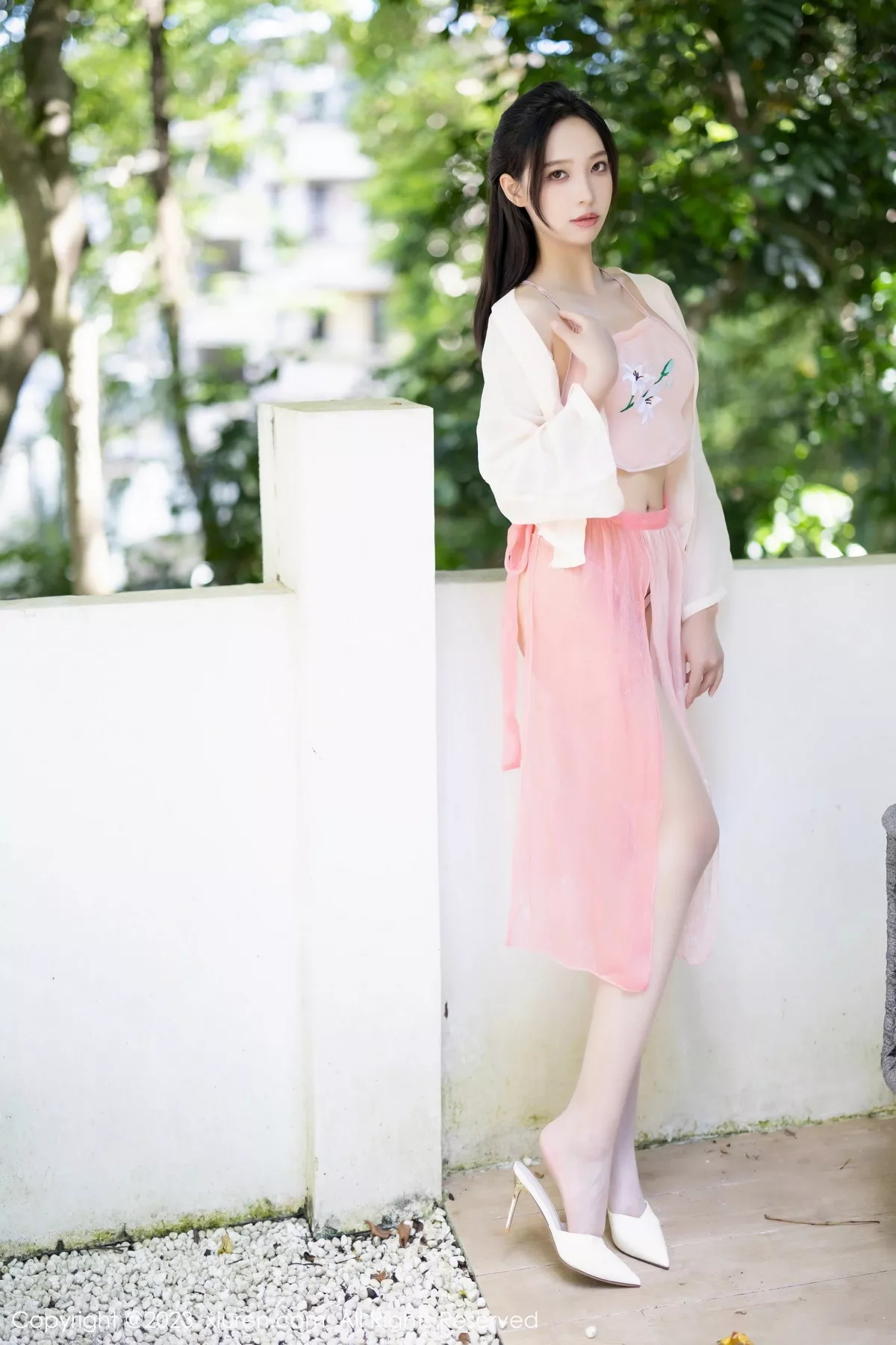 秀人集.com_[XiuRen秀人网]No.7139_模特郑颖姗Bev性感白色连衣长裙配原色丝袜秀苗条身姿诱惑写真83P