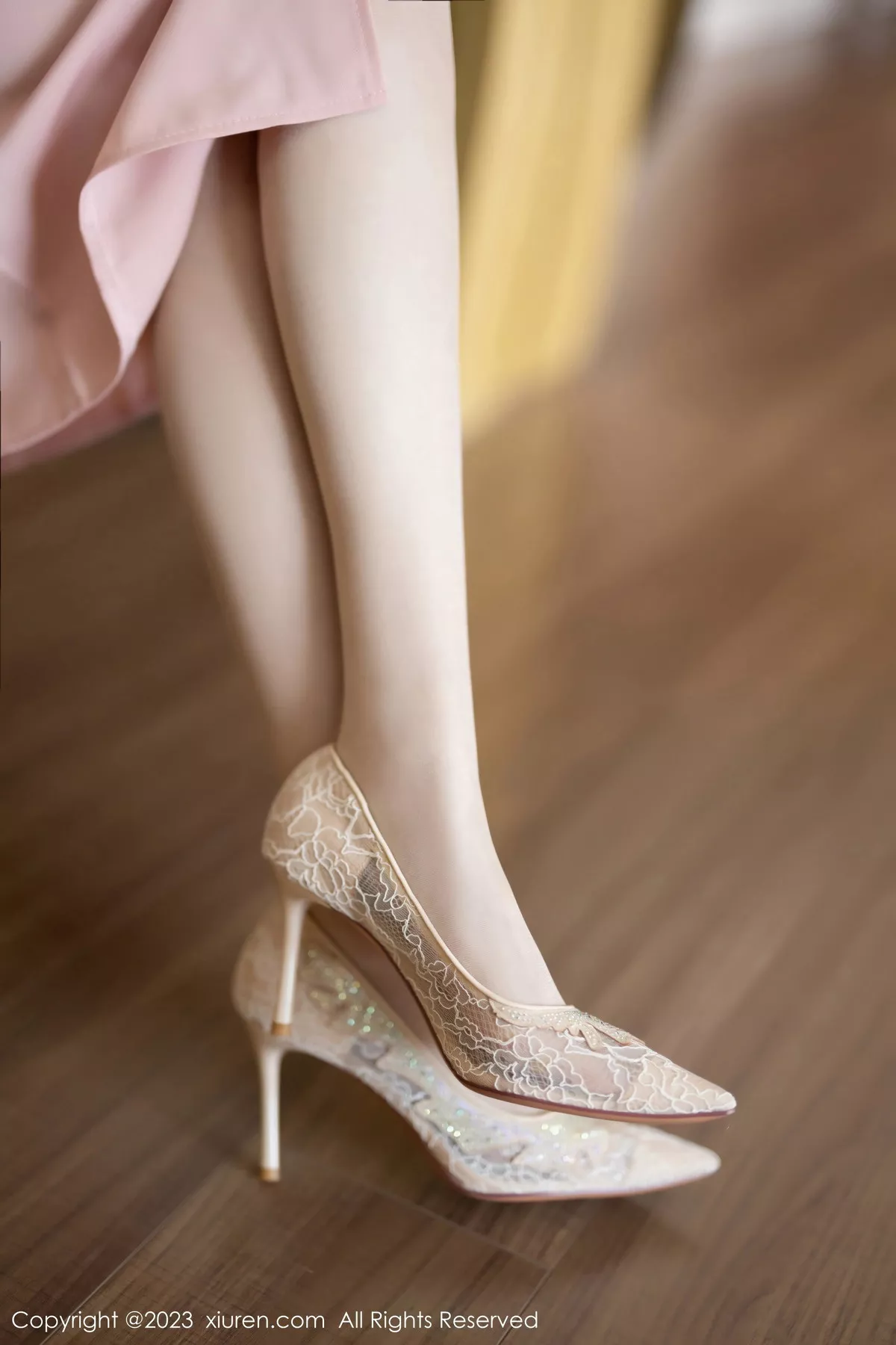 秀人集.com_[XiuRen秀人网]No.7147_模特林星阑半脱露性感白色内衣配原色丝袜秀曼妙身姿诱惑写真83P