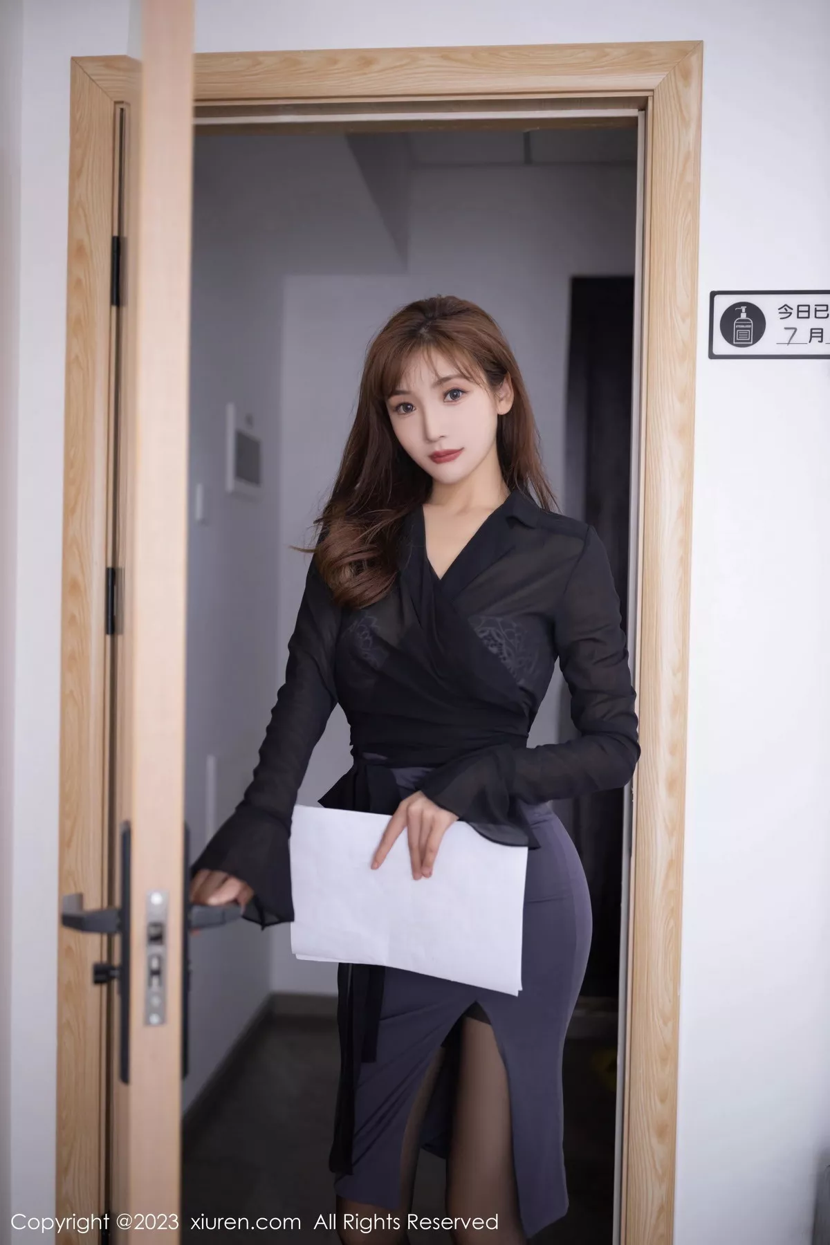 秀人集.com_[XiuRen秀人网]No.7149_模特陆萱萱束缚主题黑色薄透上衣露性感白色蕾丝内衣诱惑写真80P