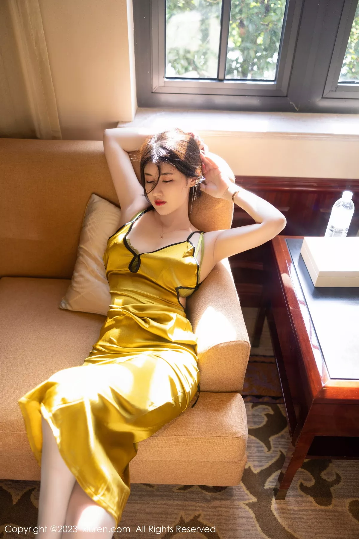 秀人集.com_[XiuRen秀人网]No.7302_模特诗诗kiki性感黄色吊带裙配原色丝袜秀惹火身材完美诱惑写真83P