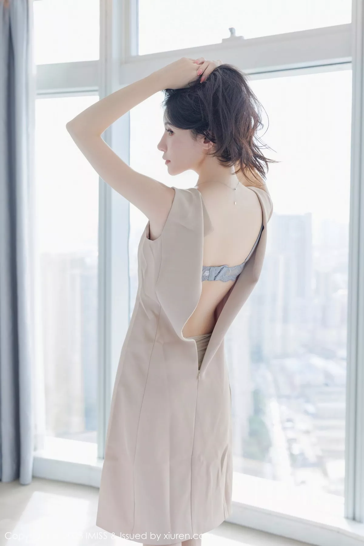 秀人集.com_[IMISS爱蜜社]Vol.746_模特泥鳅鳅酒店性感杏色时尚套装露淡蓝蕾丝内衣迷人诱惑写真54P