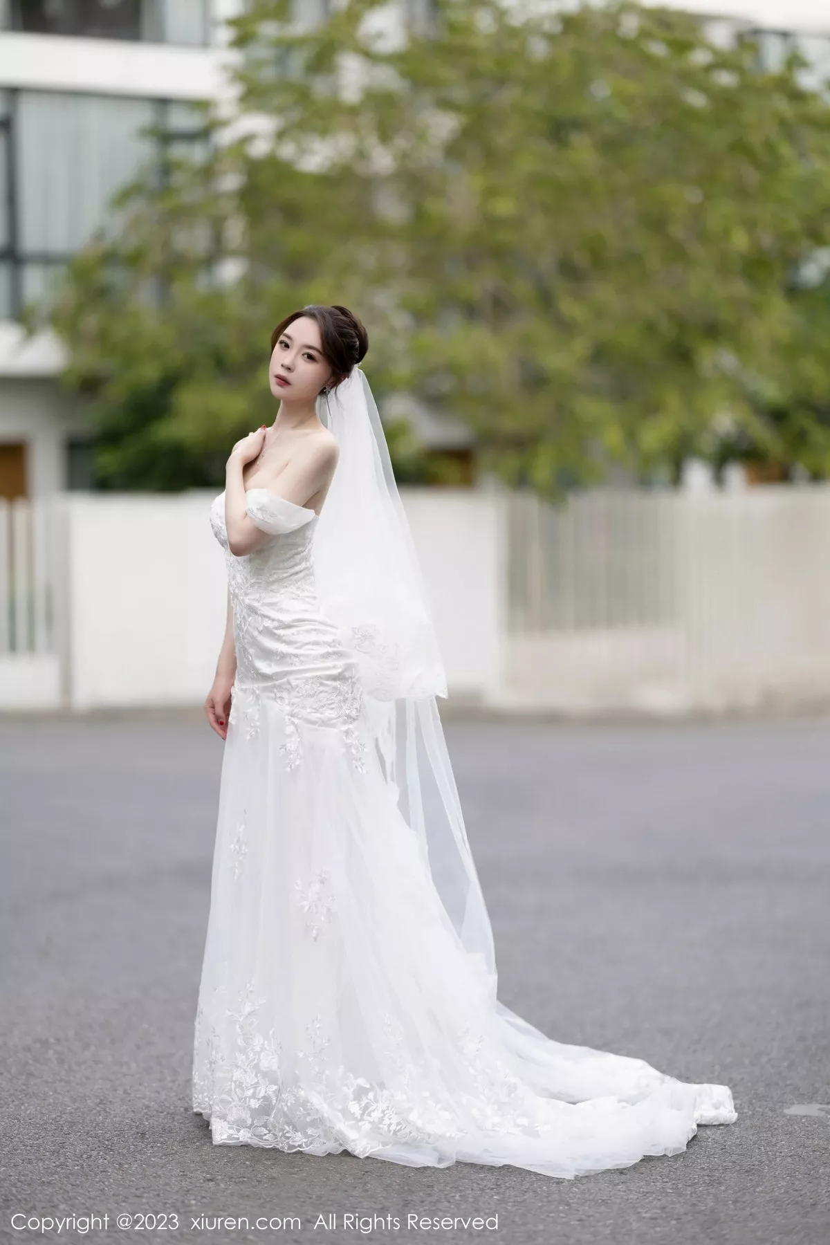 秀人集.com_[XiuRen秀人网]No.7310_模特梦心玥安吉旅拍性感白色婚纱服饰半脱秀曼妙身姿诱惑写真83P