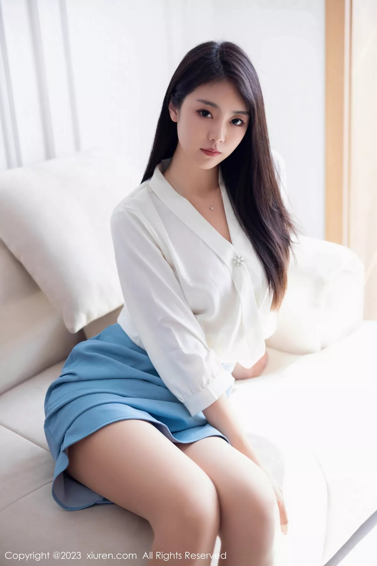 秀人集.com_[XiuRen秀人网]No.7314_模特可乐Vicky性感白色上衣配蓝色裙露原色丝袜迷人诱惑写真81P