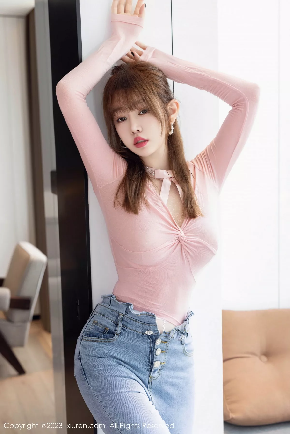 秀人集.com_[XiuRen秀人网]No.7323_模特王雨纯性感粉色上衣配牛仔裤露轻透内衣原色丝袜诱惑写真85P