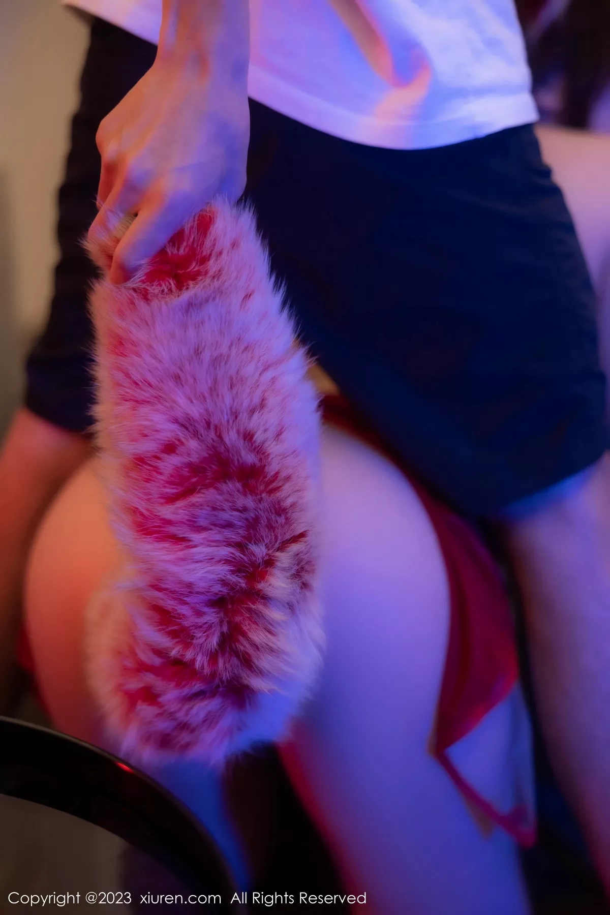 秀人集.com_[XiuRen秀人网]No.7330_模特江真真性感红色薄纱轻透服配超薄黑丝秀圆润身姿诱惑写真76P