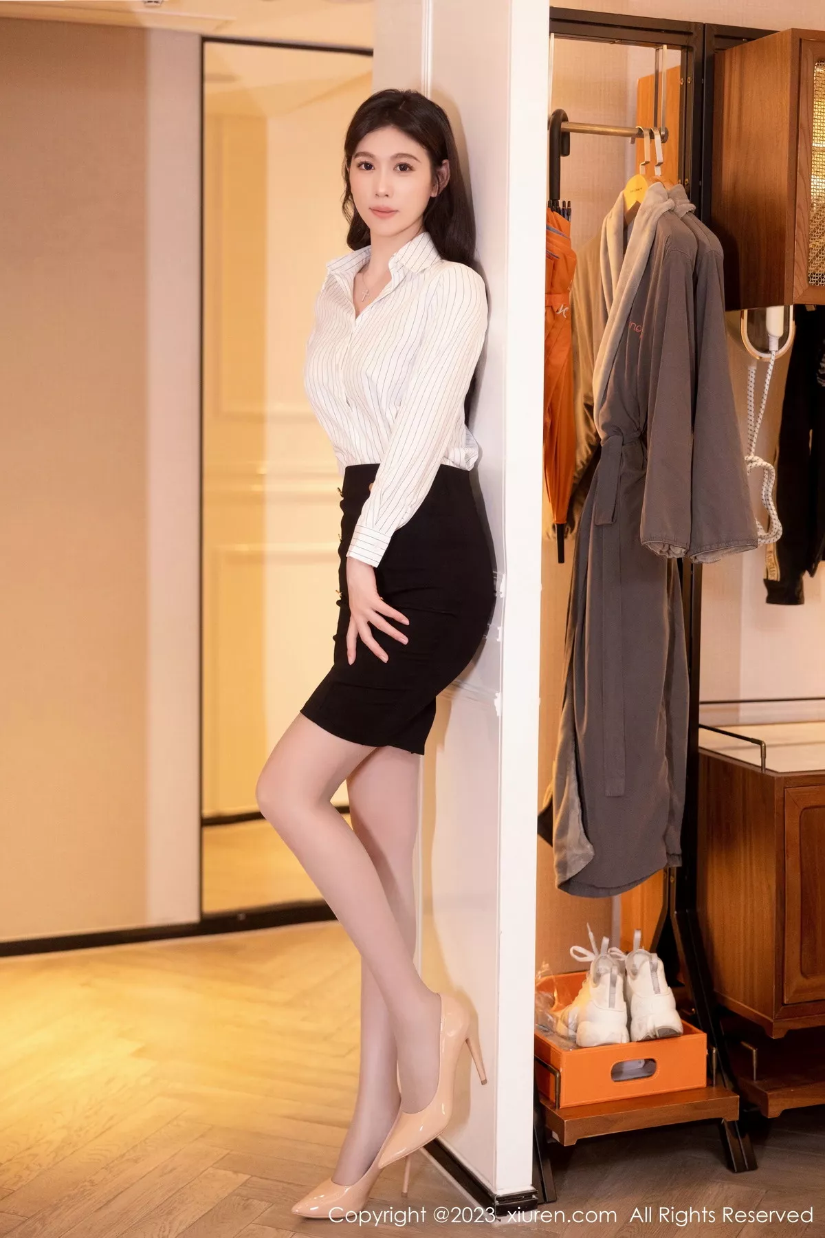 秀人集.com_[XiuRen秀人网]No.7335_模特李雅柔性感白T配黑短裙露黑色轻透内衣秀高挑身材诱惑写真60P