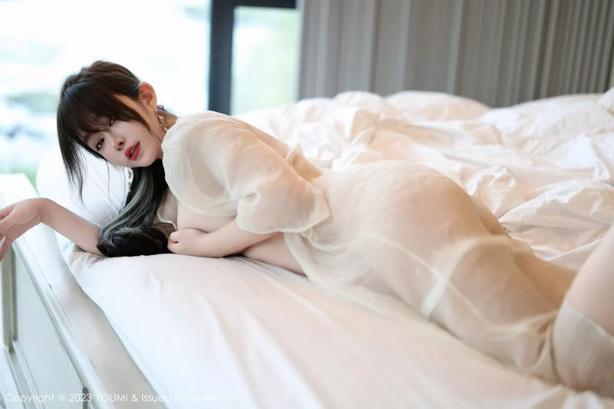 秀人集.com_[YouMi尤蜜荟]Vol.983_女神王雨纯性感浅色长款旗袍露白色内衣配肉丝袜完美诱惑写真79P