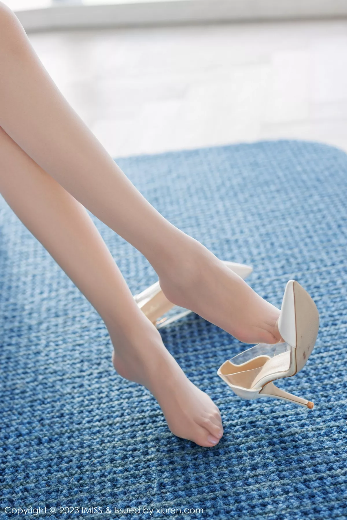 秀人集.com_[IMISS爱蜜社]Vol.750_模特泥鳅鳅性感白色背带连衣裙露果绿内衣配超薄肉丝诱惑写真62P