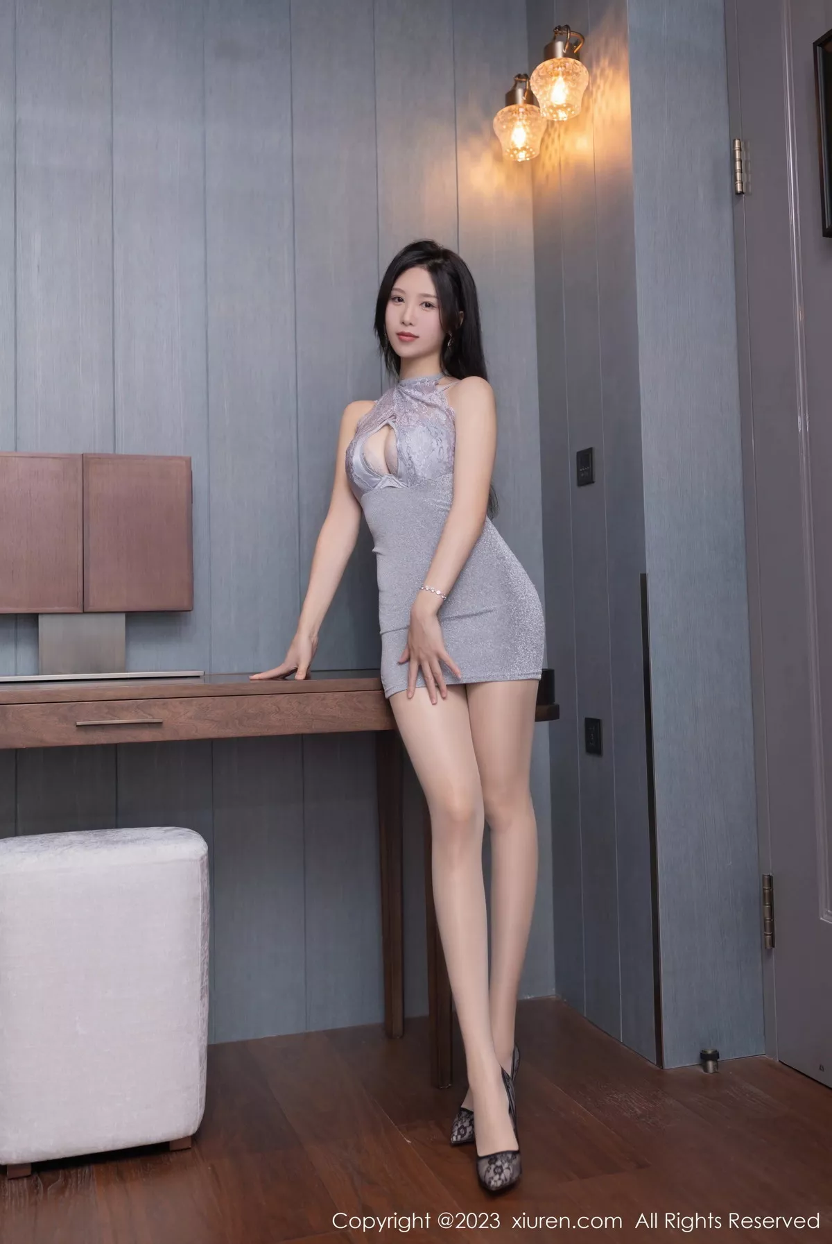 秀人集.com_[XiuRen秀人网]No.7273_模特利世性感连衣短裙露银灰蕾丝内衣配开档肉丝完美诱惑写真80P