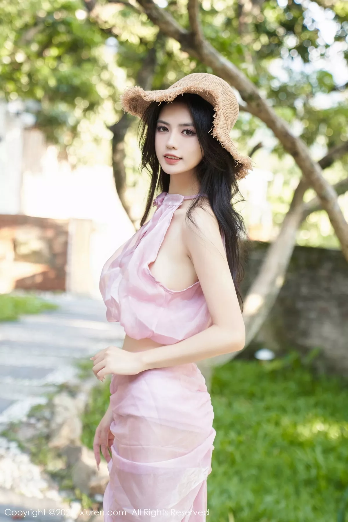 秀人集.com_[XiuRen秀人网]No.7281_模特浅浅Danny户外场景性感玫红薄透套装秀曼妙身姿诱惑写真79P
