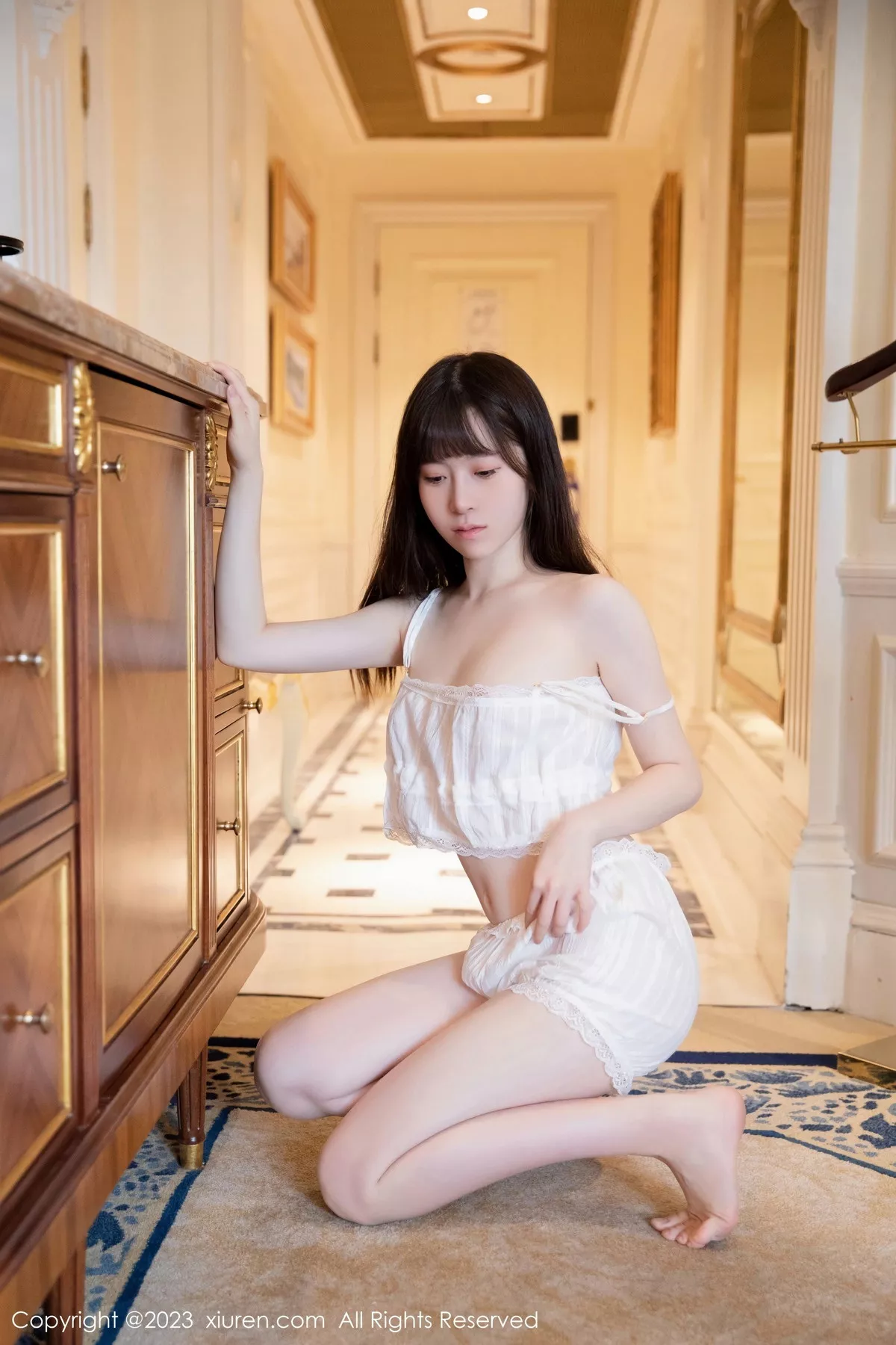 秀人集.com_[XiuRen秀人网]No.7285_模特林悠悠私房性感白色薄透服饰半脱秀翘臀美腿迷人诱惑写真95P