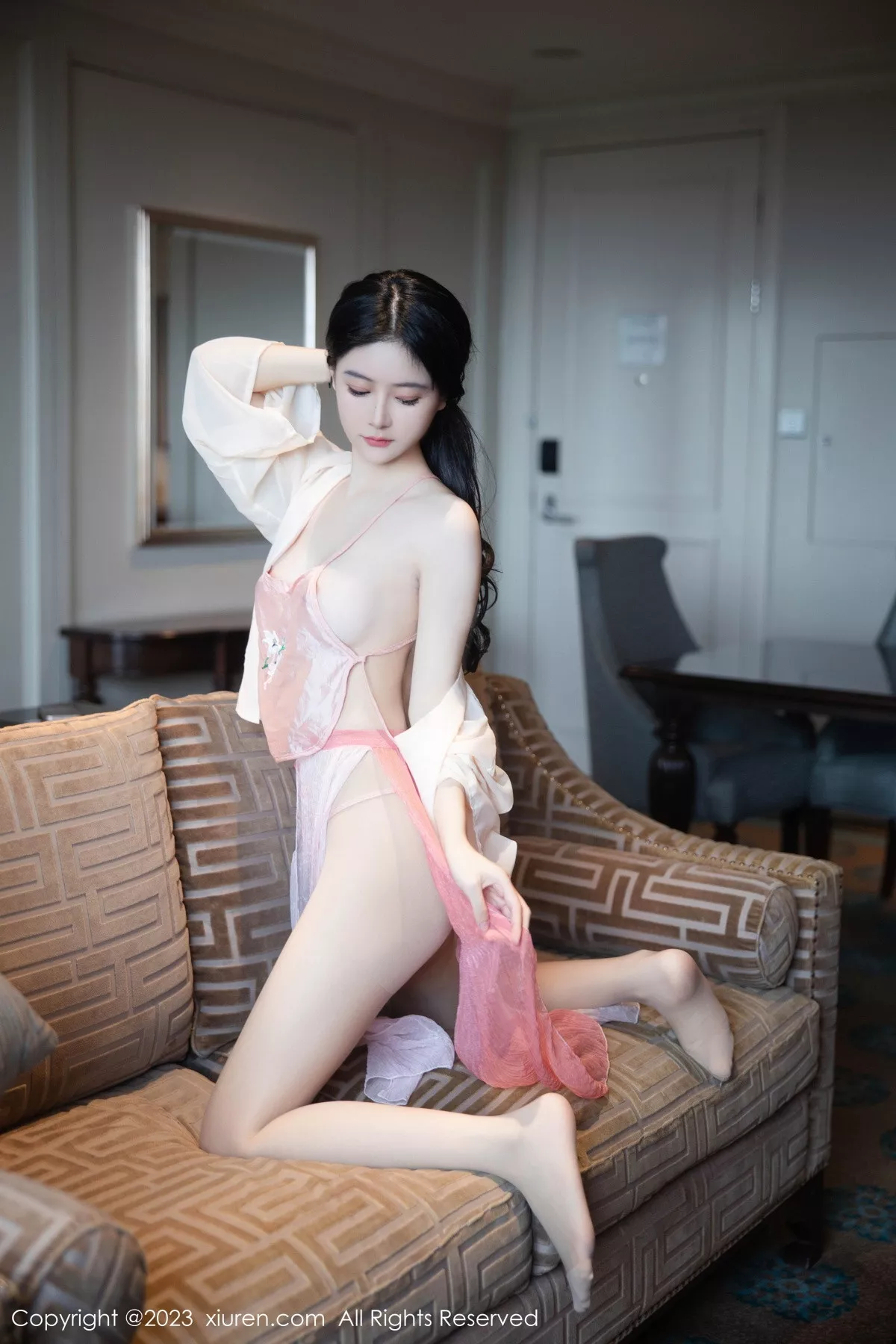 秀人集.com_[XiuRen秀人网]No.7290_模特幼幼性感粉色古装服饰配超薄无内肉丝秀惹火身材诱惑写真88P