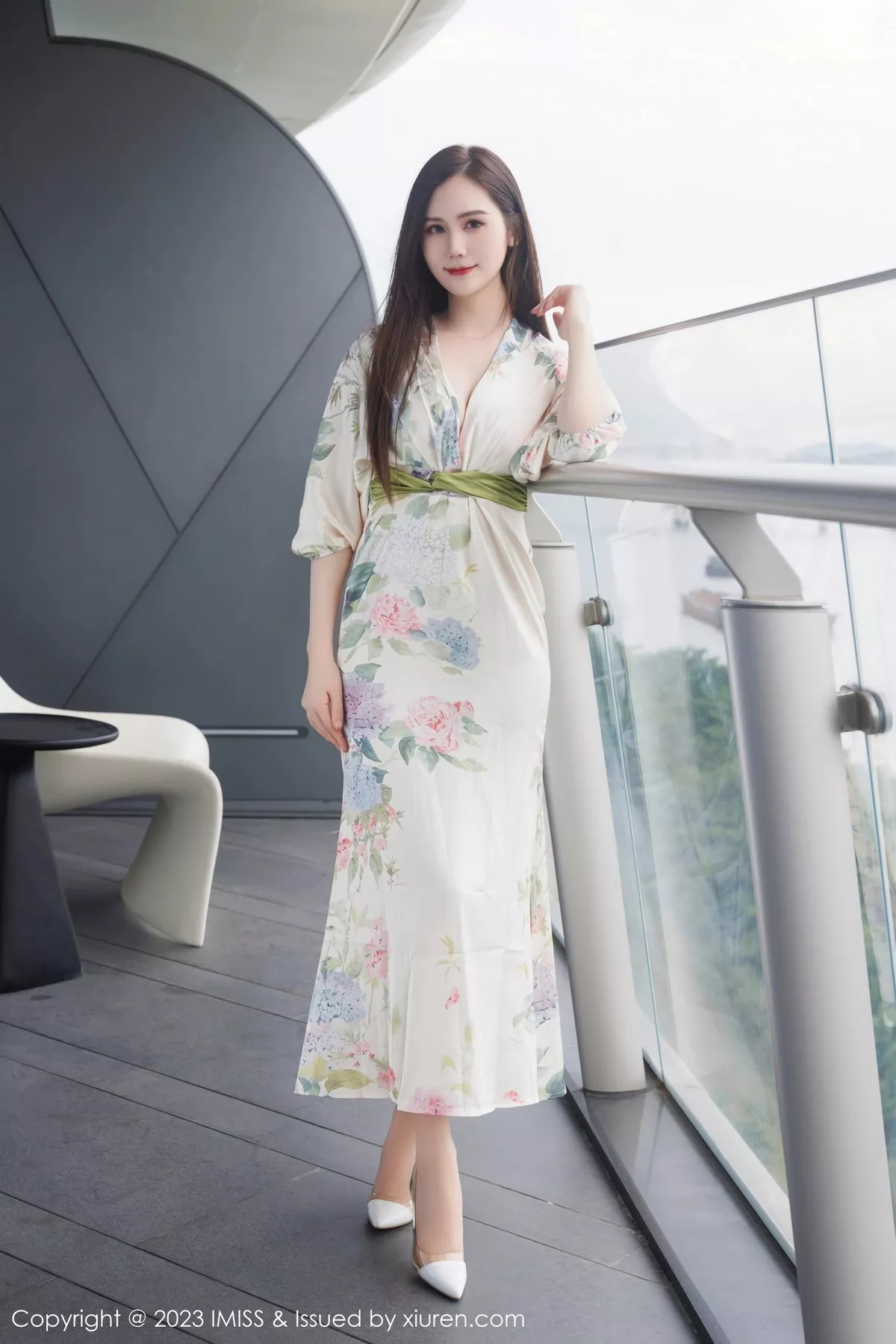 秀人集.com_[IMISS爱蜜社]Vol.745_女神SISY思性感带图案长裙露浅色内衣配超薄肉丝完美诱惑写真55P