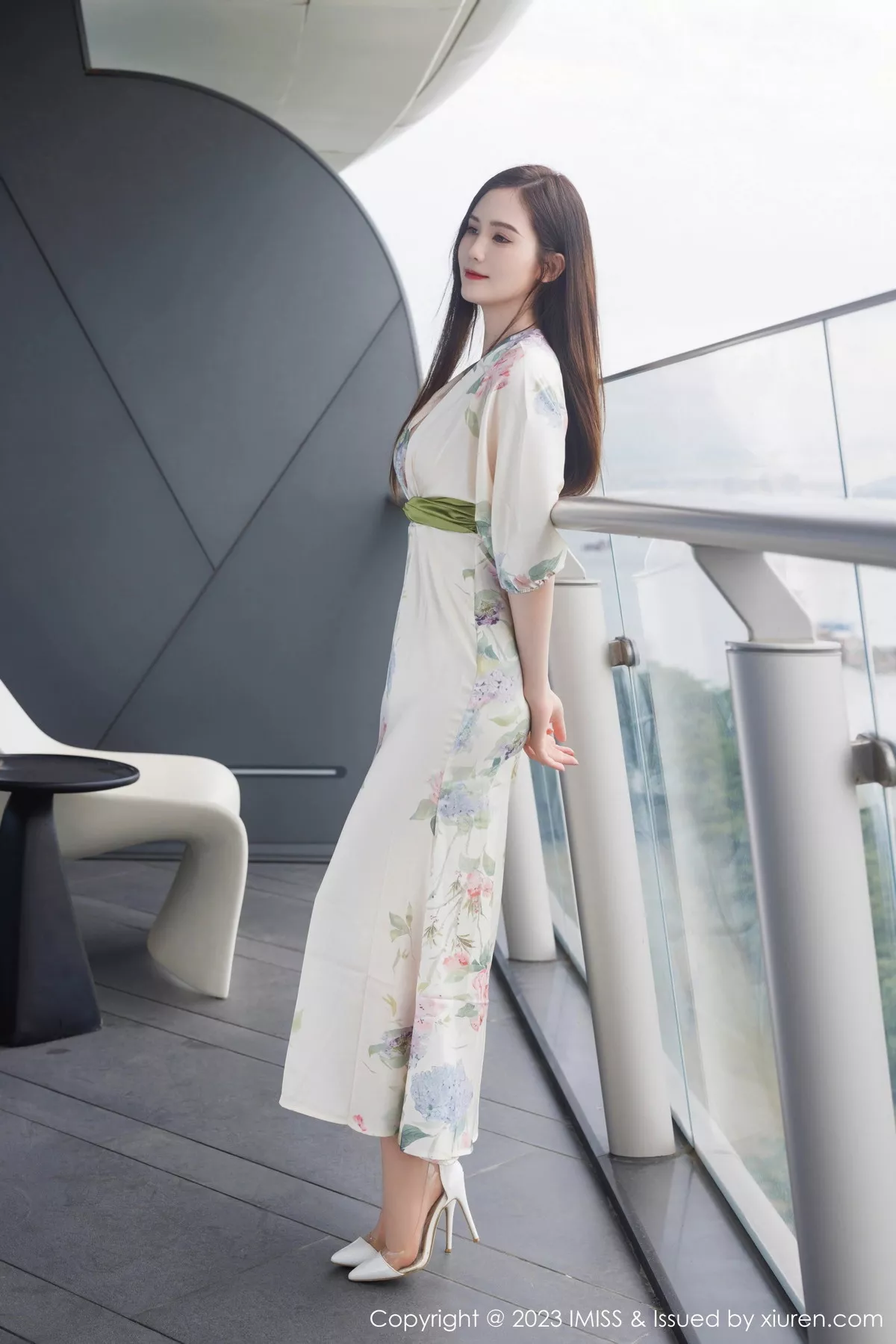 秀人集.com_[IMISS爱蜜社]Vol.745_女神SISY思性感带图案长裙露浅色内衣配超薄肉丝完美诱惑写真55P