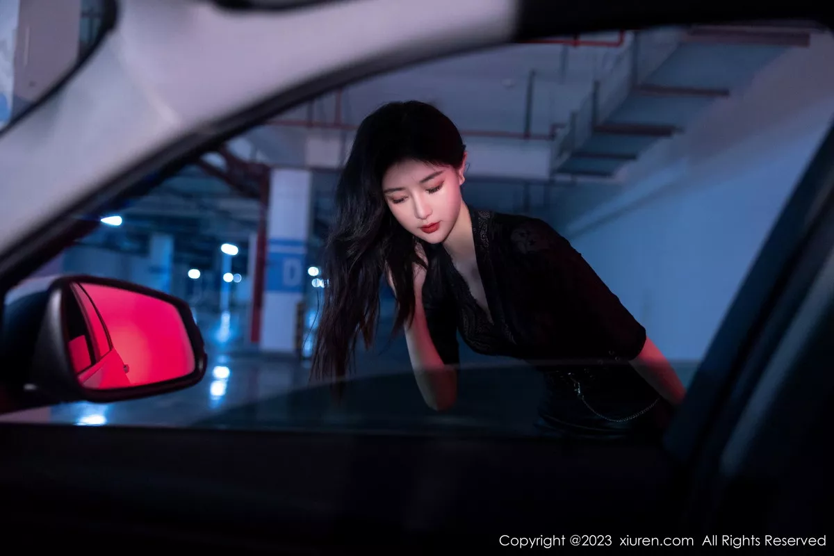 秀人集.com_[XiuRen秀人网]No.7431_女神幼幼车内场景黑色薄纱上衣配黑皮短裙露闪亮肉丝诱惑写真83P