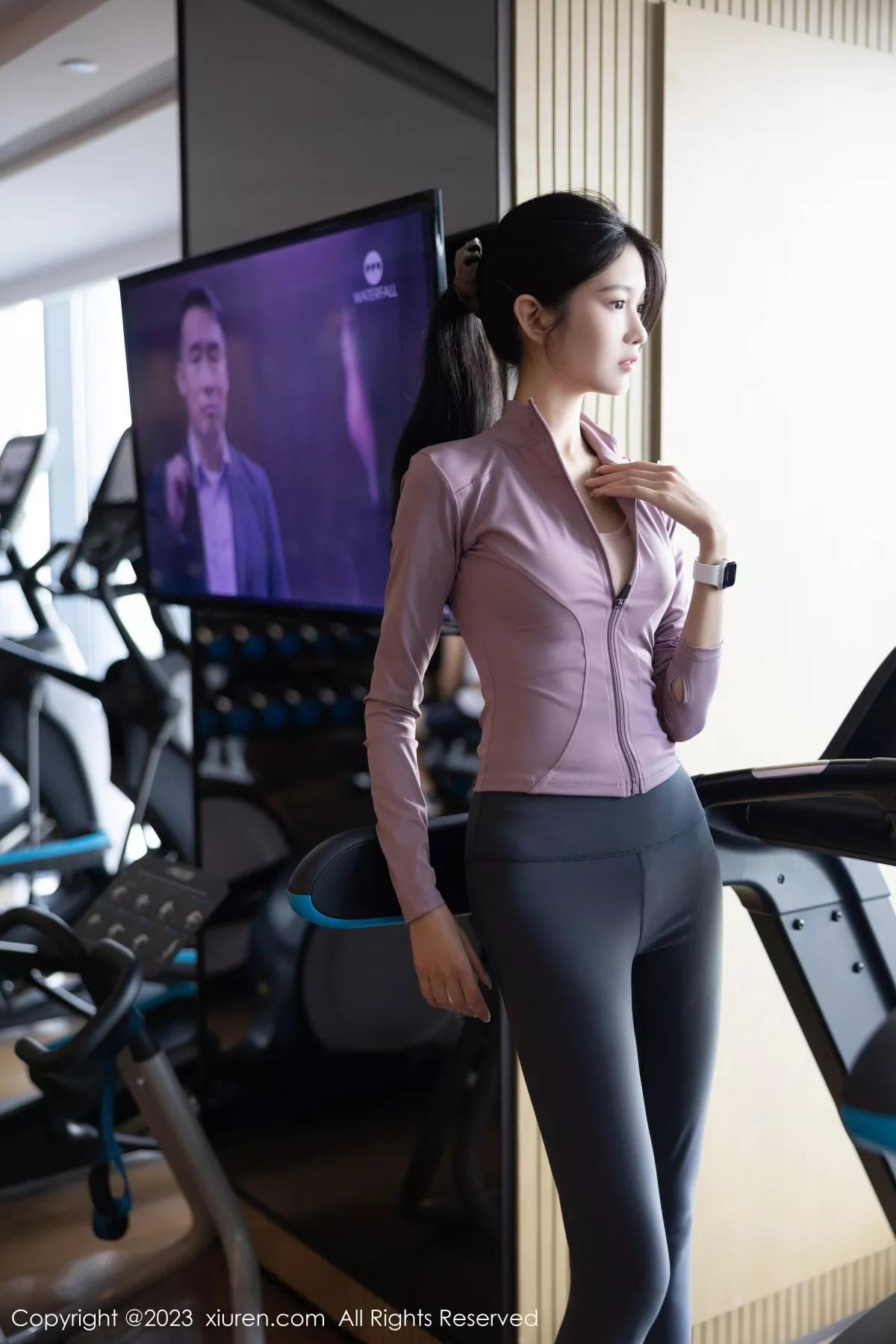 秀人集.com_[XiuRen秀人网]No.7438_模特程程程健身房紫灰色上衣配灰色运动裤秀曼妙身姿诱惑写真84P