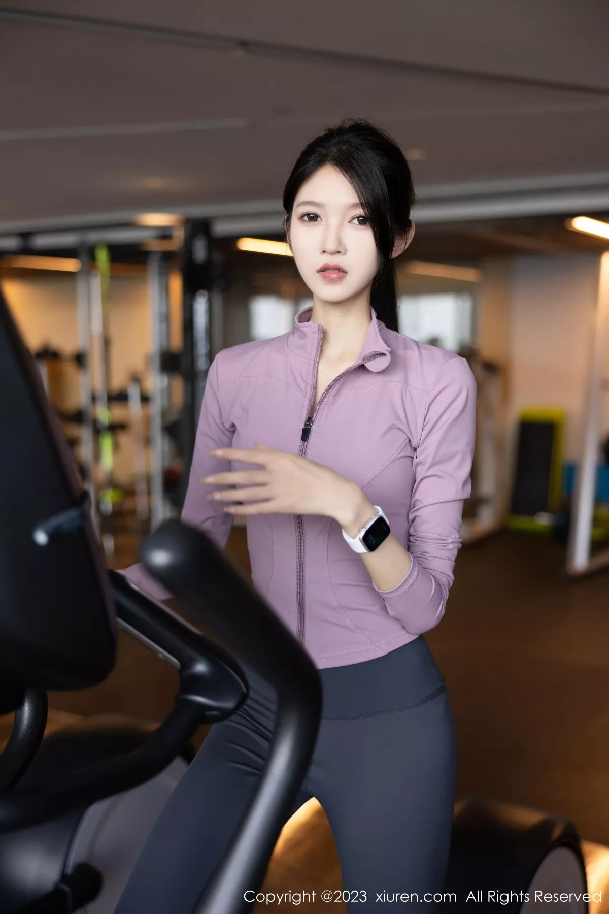 秀人集.com_[XiuRen秀人网]No.7438_模特程程程健身房紫灰色上衣配灰色运动裤秀曼妙身姿诱惑写真84P