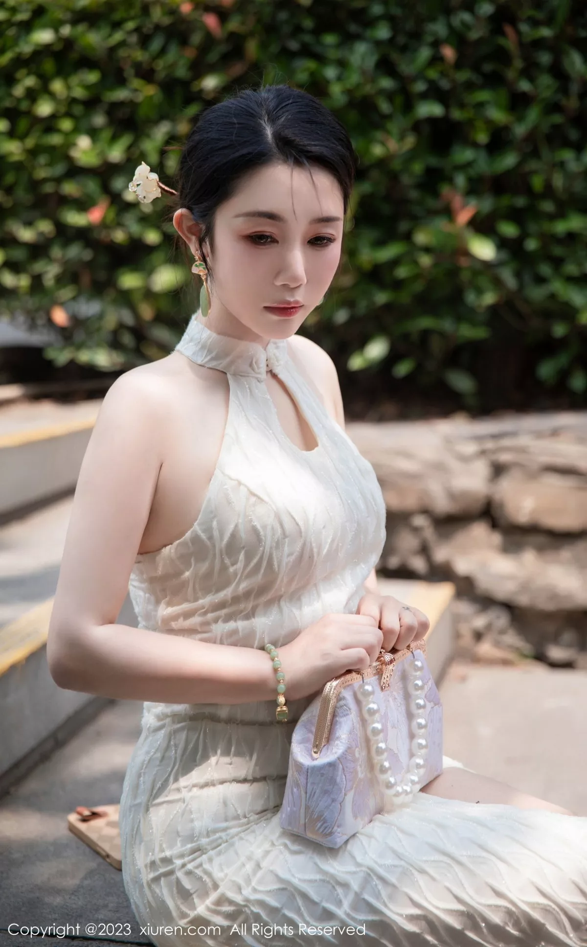 秀人集.com_[XiuRen秀人网]No.7435_模特严利娅Yuliya性感白色旗袍服饰秀婀娜身姿完美诱惑写真71P