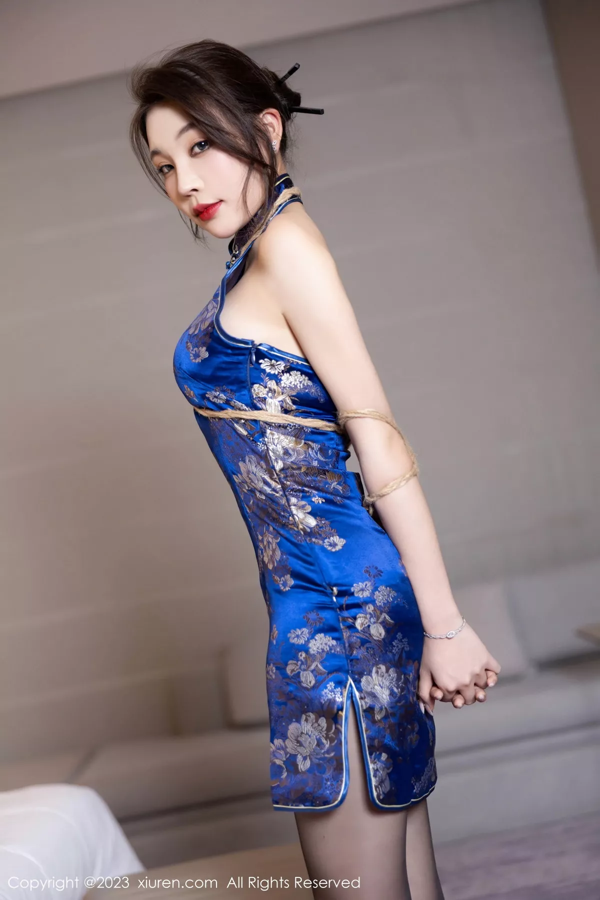 秀人集.com_[XiuRen秀人网]No.7453_女神徐莉芝Booty蓝色旗袍服饰+黑色情趣服秀曼妙身姿诱惑写真91P