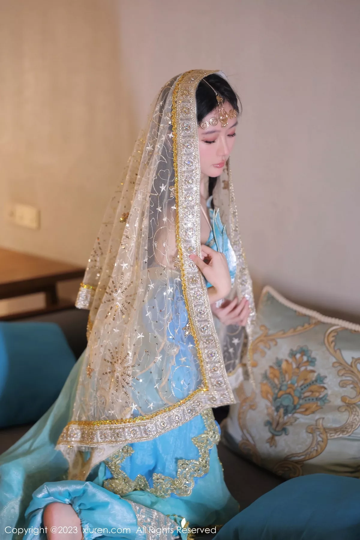 秀人集.com_[XiuRen秀人网]No.7469_模特幼幼性感蓝色西域舞娘短裙露黑色内裤秀白嫩美腿诱惑写真82P