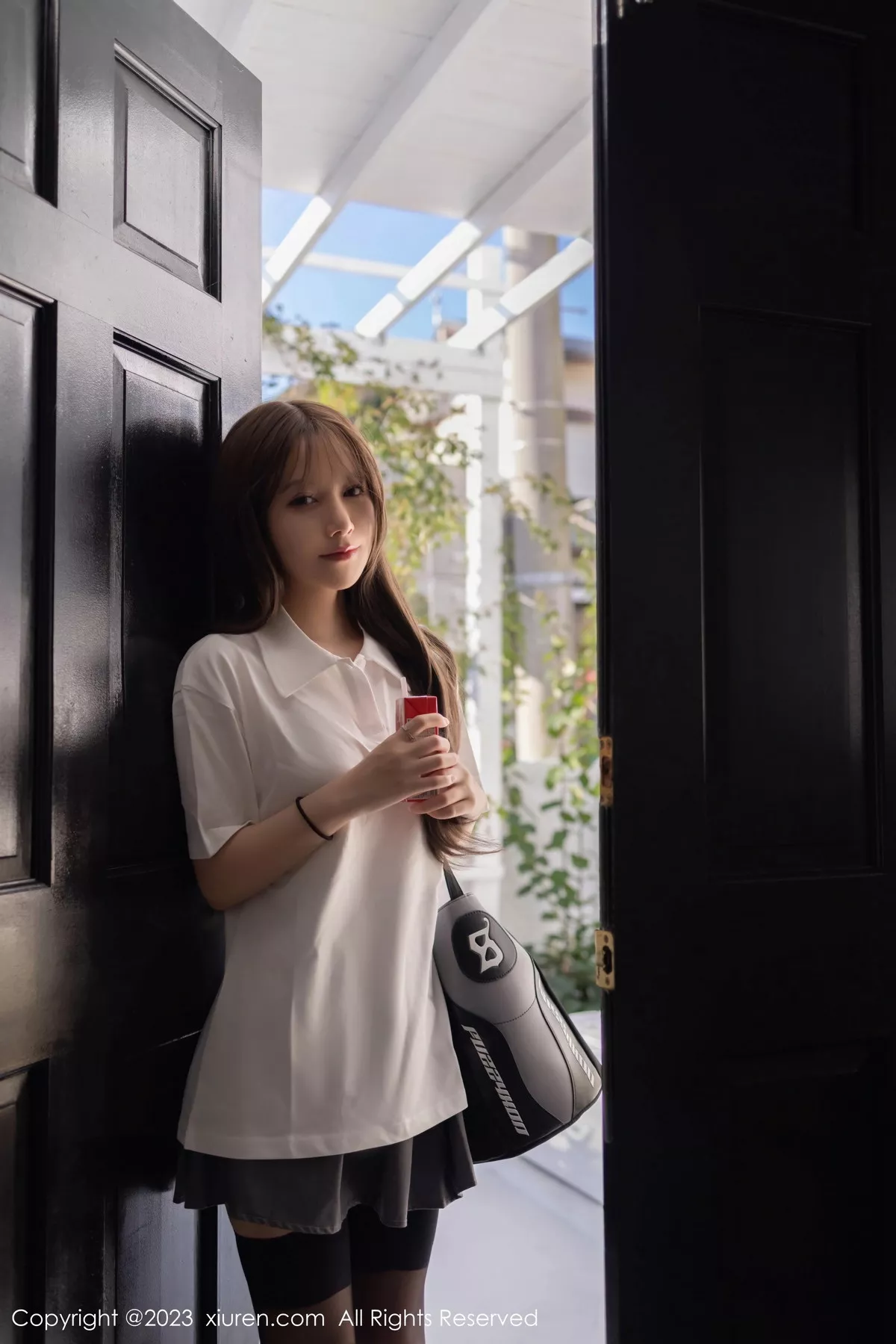 秀人集.com_[XiuRen秀人网]No.7475_模特鱼子酱Fish性感白T配灰短裙露黑丝吊袜秀曼妙身姿诱惑写真85P