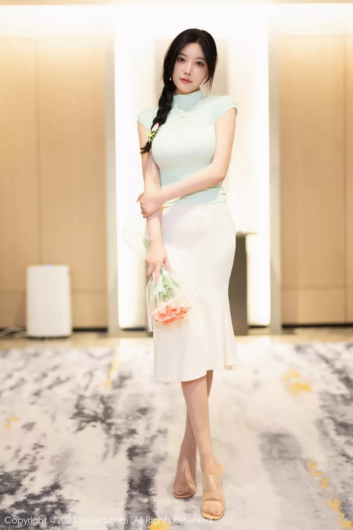 秀人集.com_[XiuRen秀人网]No.7481_女神杨晨晨Yome淡绿色上衣露白色蕾丝内衣秀丰腴身材诱惑写真84P