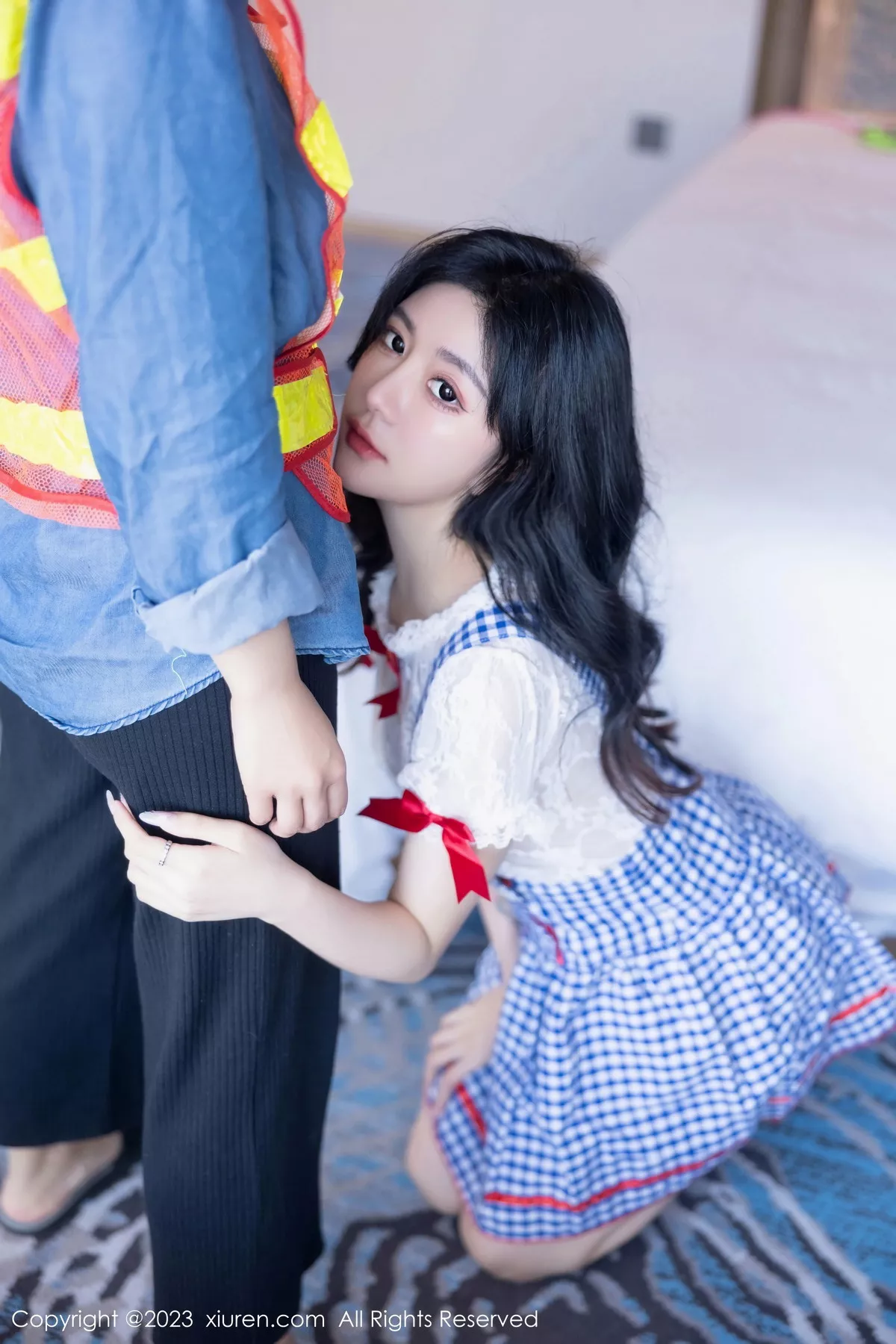 秀人集.com_[XiuRen秀人网]No.7509_模特幼幼性感蓝白格子萝莉裙服饰多面视角秀完美身材诱惑写真110P