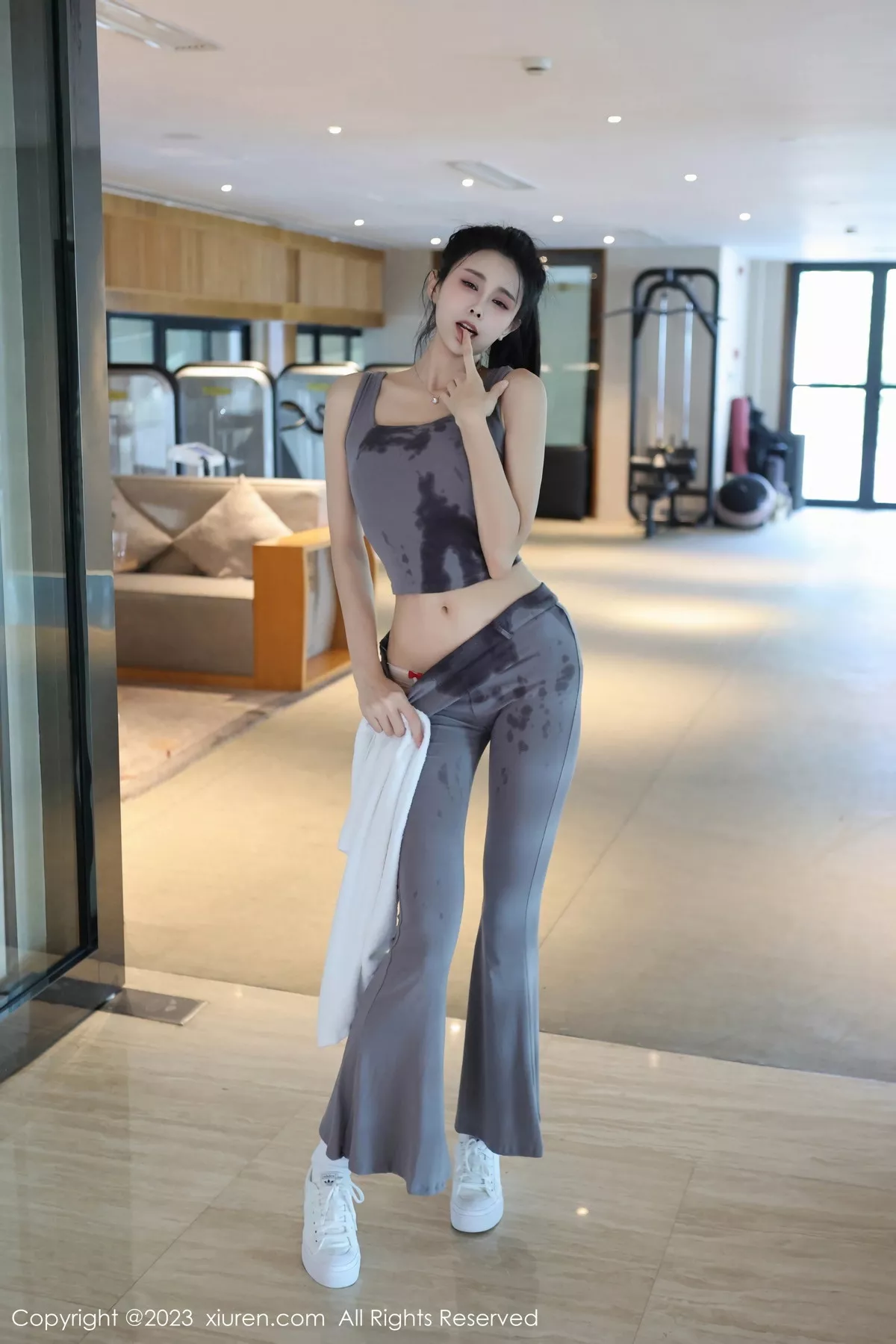 秀人集.com_[XiuRen秀人网]No.7512_模特草莓mm性感灰色运动服露粉色内衣秀曼妙身姿迷人诱惑写真71P