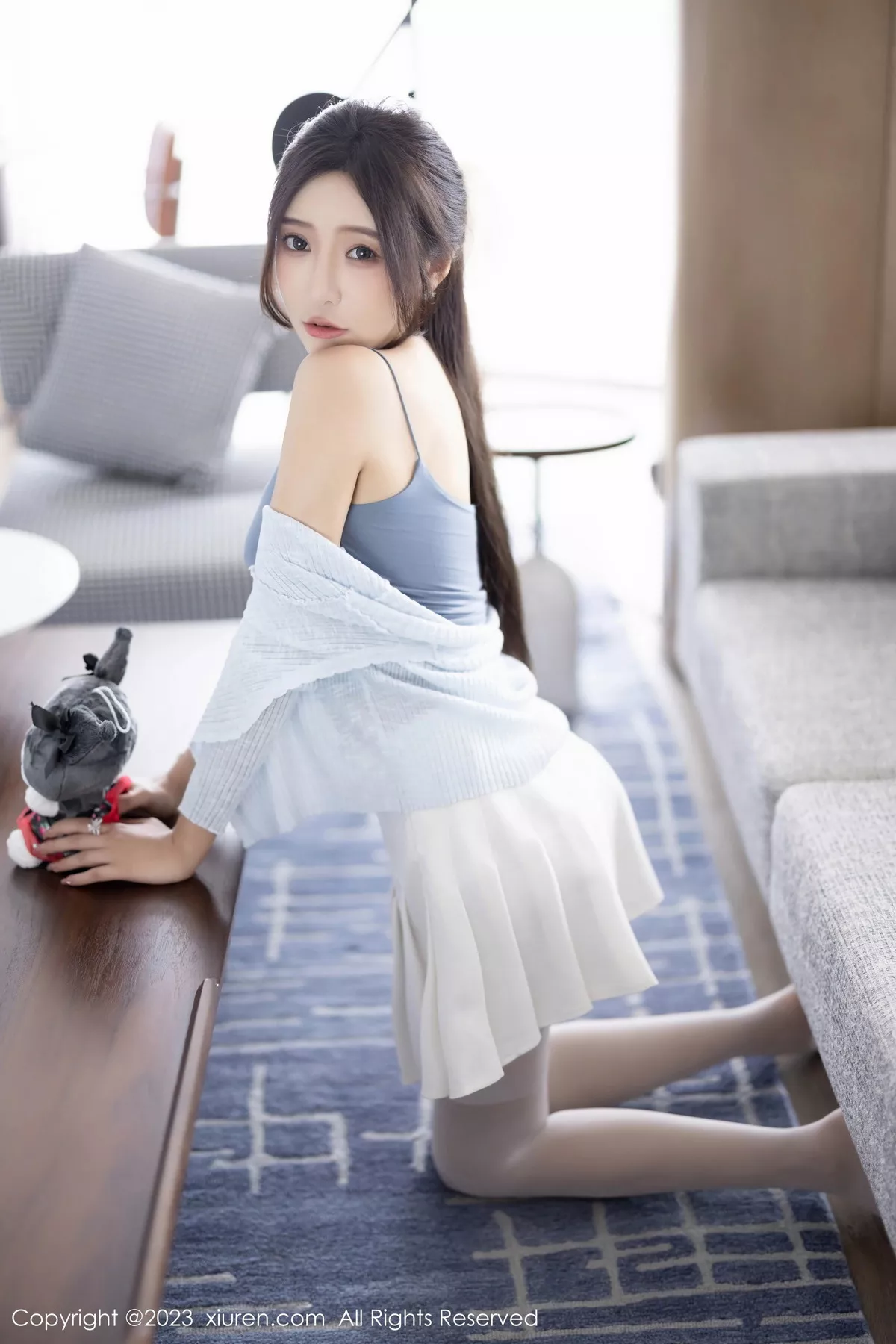 秀人集.com_[XiuRen秀人网]No.7515_女神王馨瑶yanni性感浅色服饰配短裙露白丝吊袜秀美腿诱惑写真82P