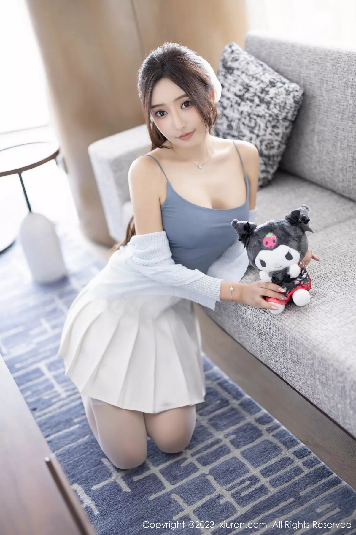 秀人集.com_[XiuRen秀人网]No.7515_女神王馨瑶yanni性感浅色服饰配短裙露白丝吊袜秀美腿诱惑写真82P