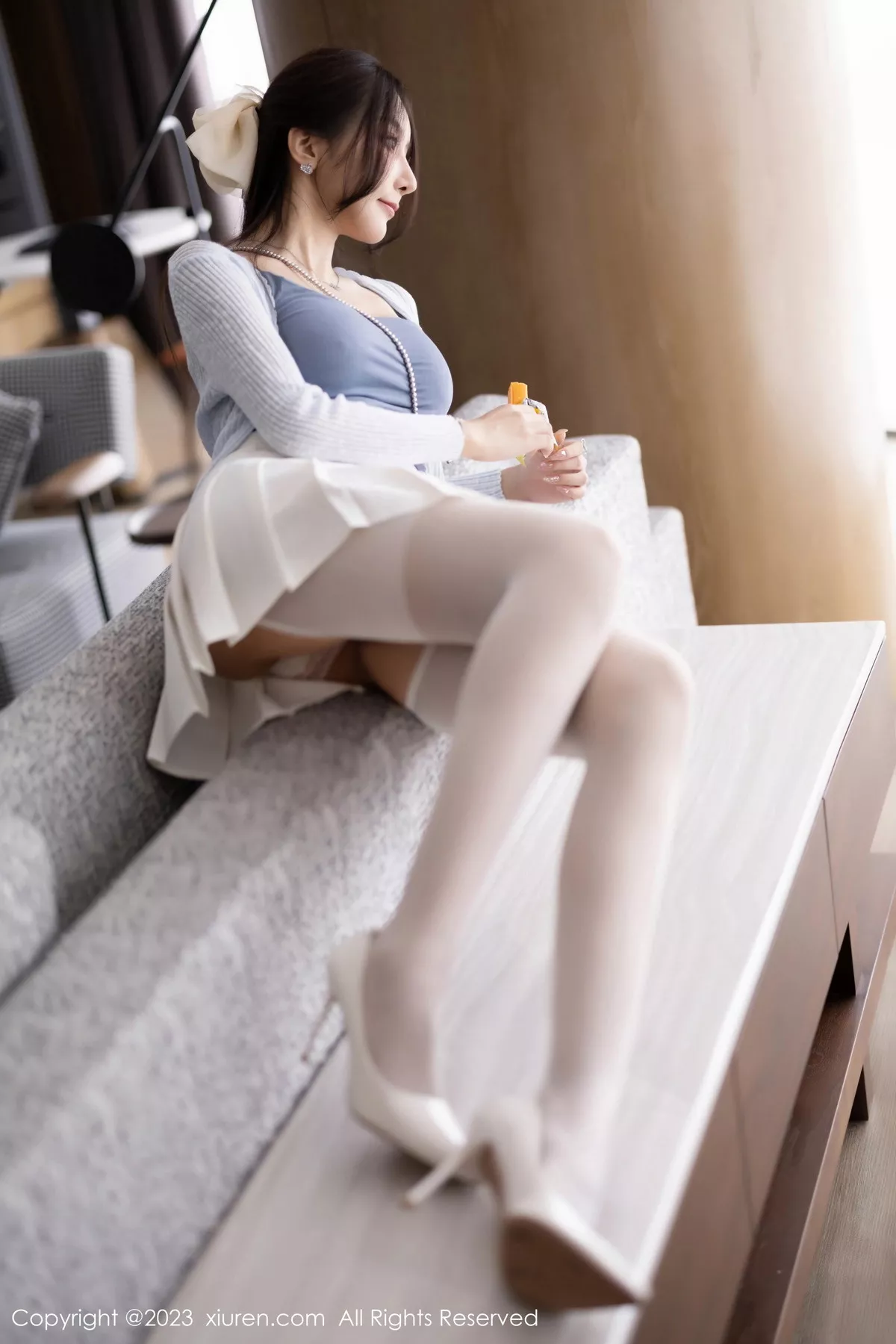 秀人集.com_[XiuRen秀人网]No.7515_女神王馨瑶yanni性感浅色服饰配短裙露白丝吊袜秀美腿诱惑写真82P