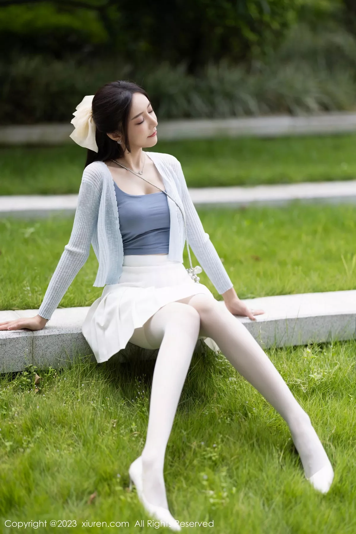 秀人集.com_[XiuRen秀人网]No.7515_女神王馨瑶yanni性感浅色服饰配短裙露白丝吊袜秀美腿诱惑写真82P