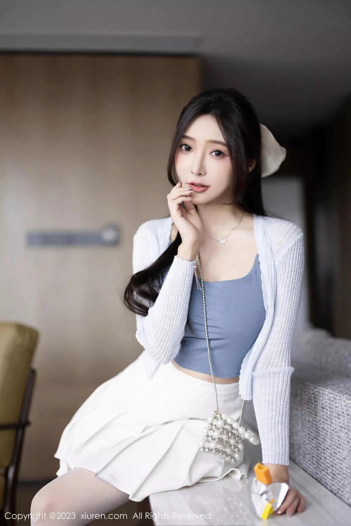 秀人集.com_[XiuRen秀人网]No.7515_女神王馨瑶yanni性感浅色服饰配短裙露白丝吊袜秀美腿诱惑写真82P