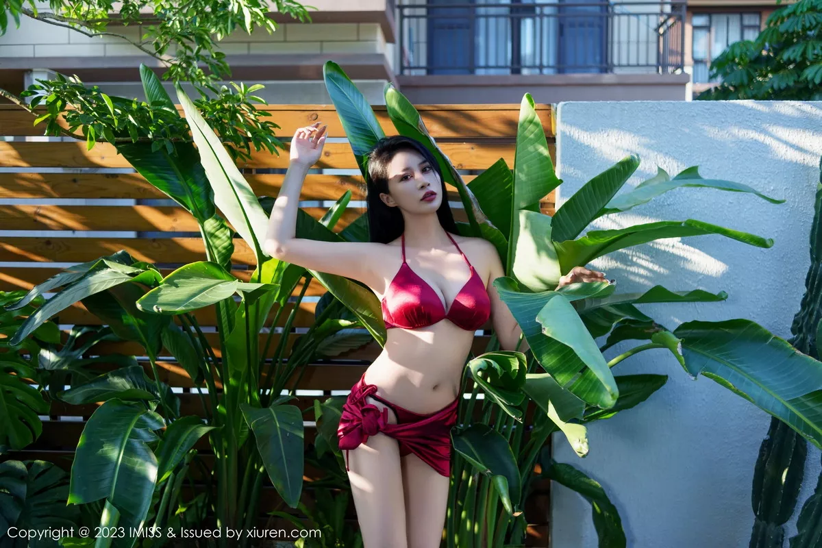 秀人集.com_[IMISS爱蜜社]Vol.757_丽质模特Jermy性感红绿两套内衣服饰秀曼妙身姿完美诱惑写真53P