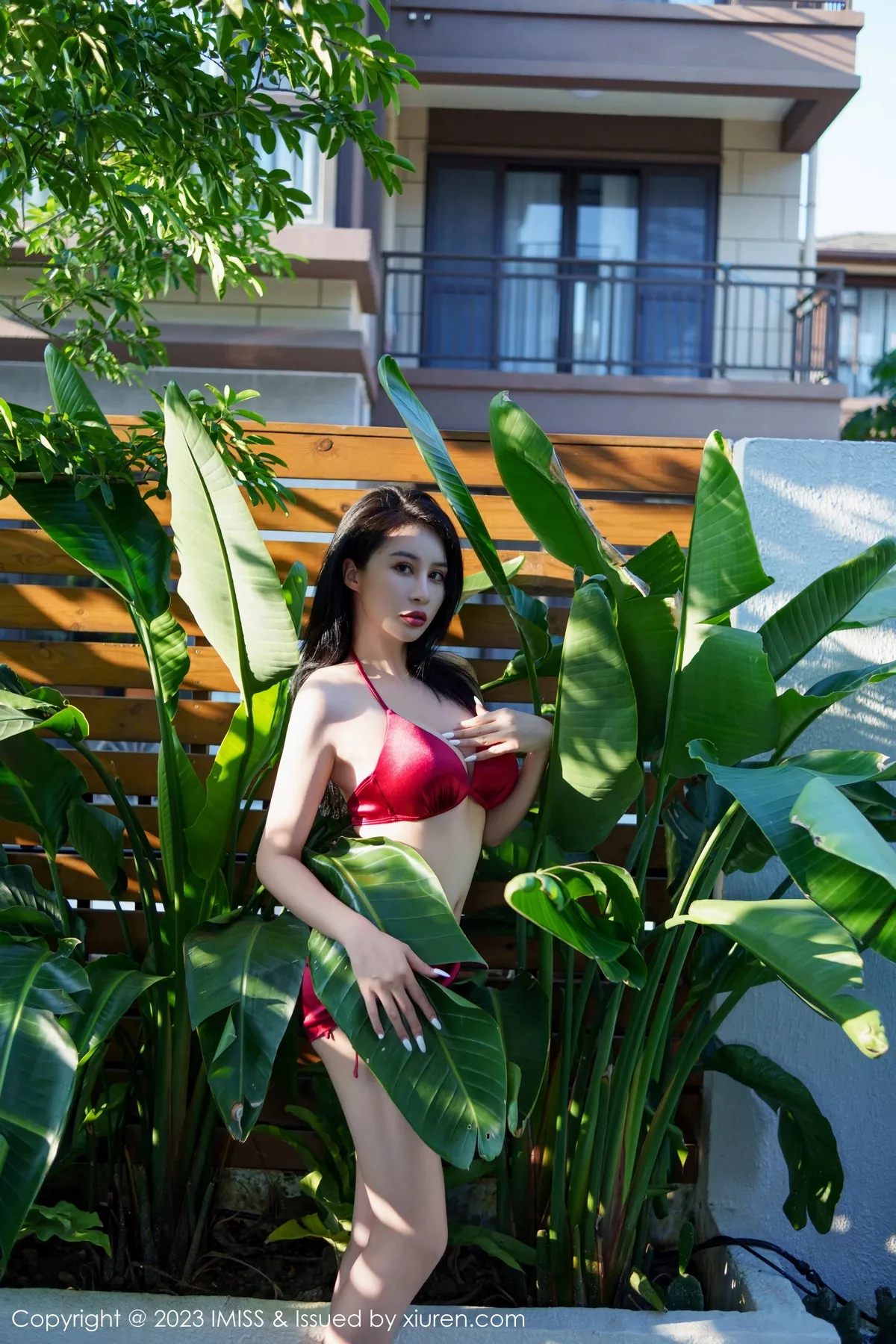 秀人集.com_[IMISS爱蜜社]Vol.757_丽质模特Jermy性感红绿两套内衣服饰秀曼妙身姿完美诱惑写真53P