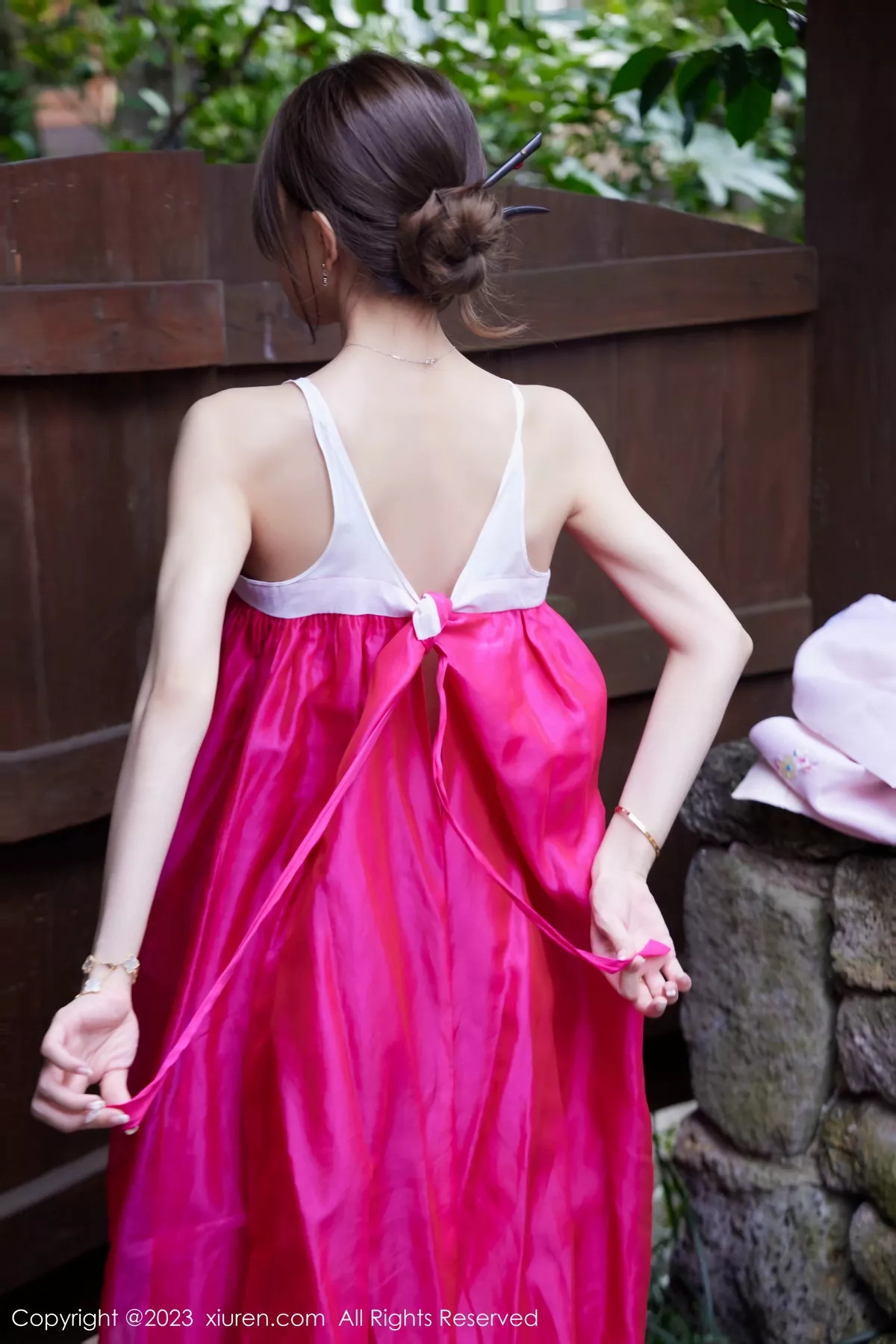 秀人集.com_[XiuRen秀人网]No.7522_模特tina_甜仔性感红色大长今服饰半脱秀凹凸身材惹火诱惑写真58P