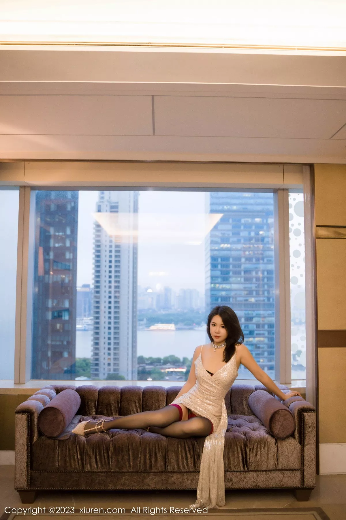 秀人集.com_[XiuRen秀人网]No.7401_模特陆萱雅性感银白吊带短裙露黑色蕾丝情趣内衣完美诱惑写真63P