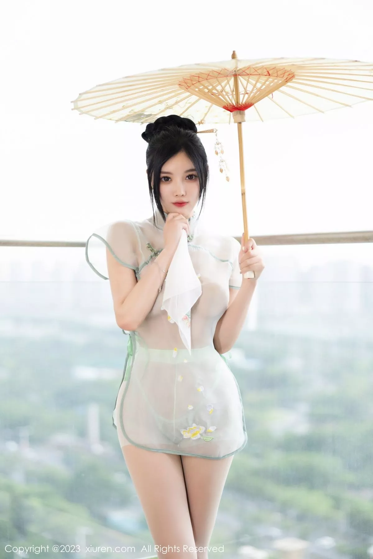 秀人集.com_[XiuRen秀人网]No.7410_女神杨晨晨Yome淡绿连衣长裙+轻透薄纱情趣旗袍惹火诱惑写真82P