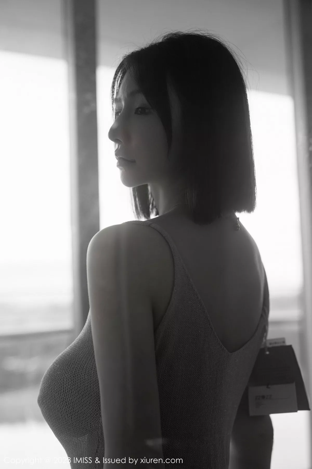 秀人集.com_[IMISS爱蜜社]Vol.752_模特Evon陈赞之浅粉灰吊带短裙露白色内衣秀丰满身材诱惑写真46P