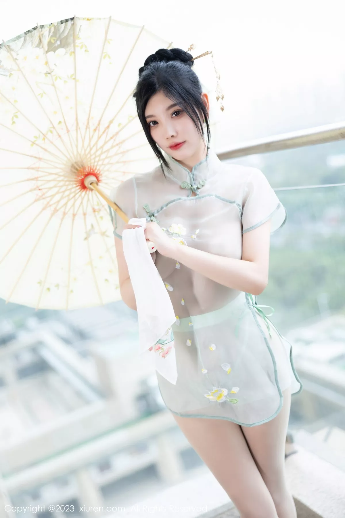 秀人集.com_[XiuRen秀人网]No.7410_女神杨晨晨Yome淡绿连衣长裙+轻透薄纱情趣旗袍惹火诱惑写真82P