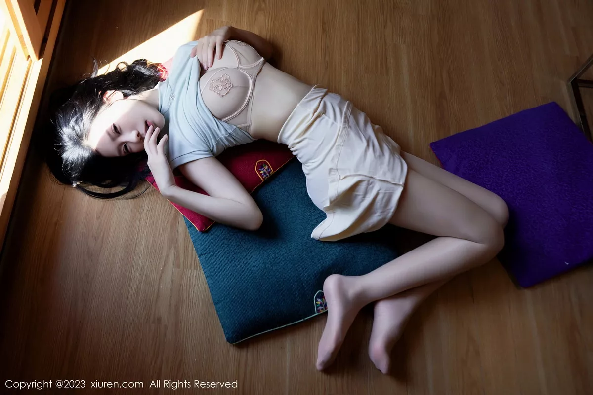 秀人集.com_[XiuRen秀人网]No.7531_模特尹甜甜淡蓝色上衣配白色长裙露性感浅色内衣完美诱惑写真63P