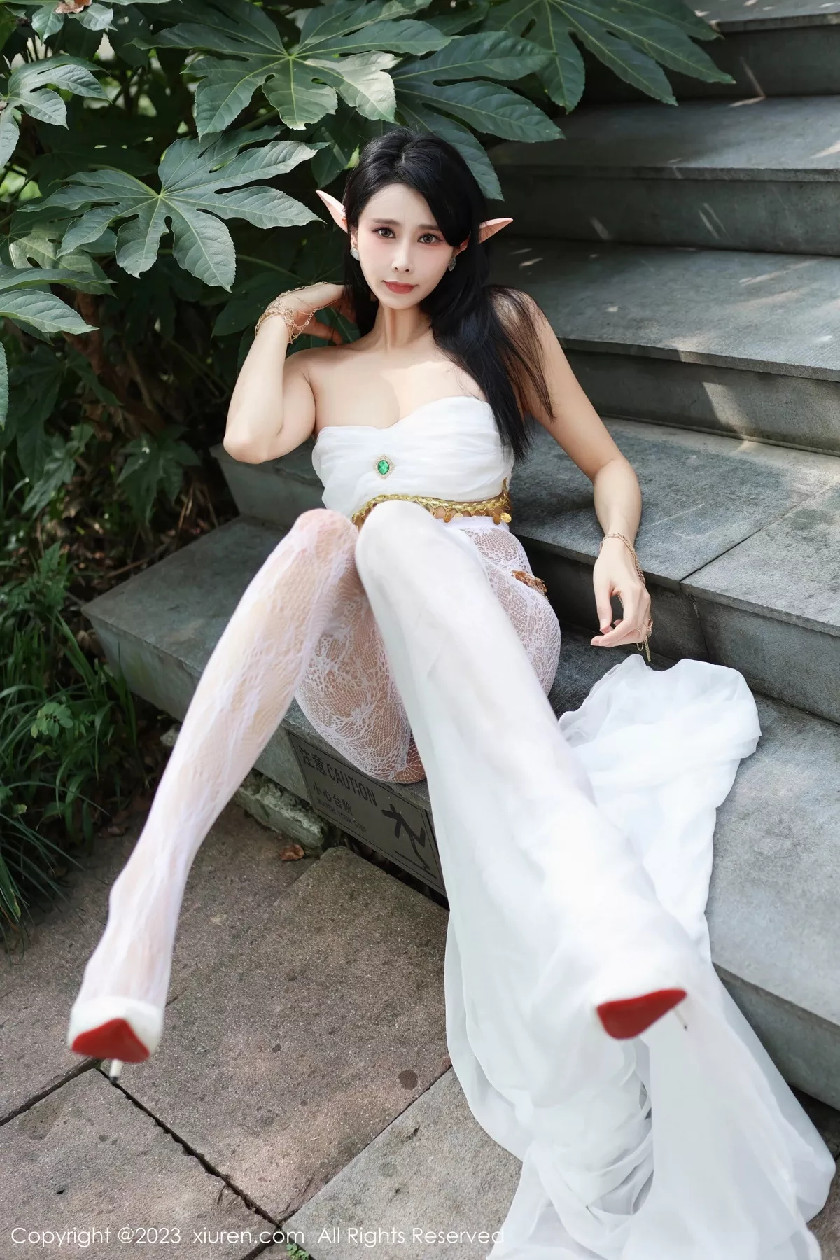 秀人集.com_[XiuRen秀人网]No.7598_模特草莓mm户外精灵装扮性感白丝网纱袜秀曼妙身姿诱惑写真70P