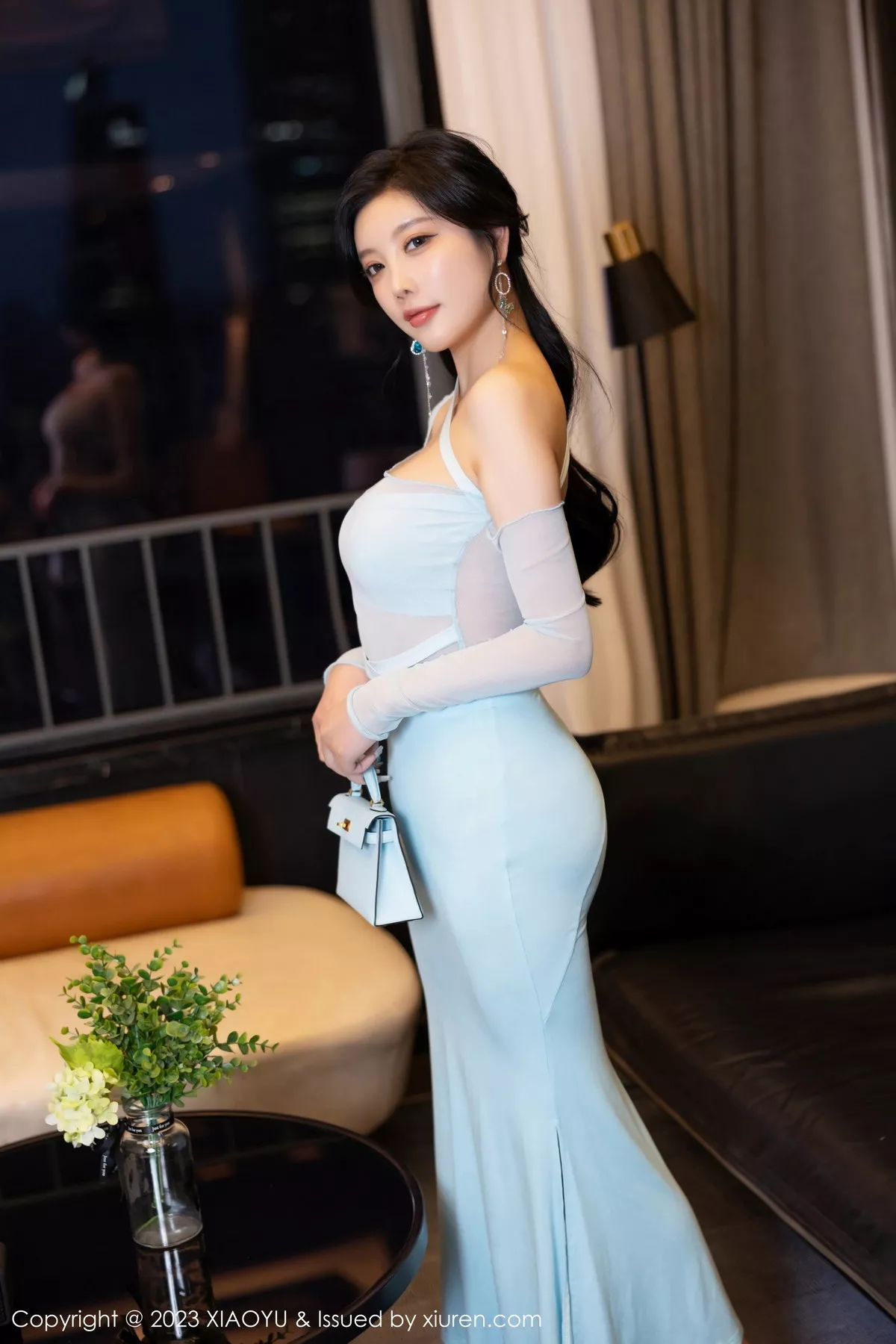 秀人集.com_[XiaoYu画语界]Vol.1139_女神杨晨晨Yome性感淡蓝连衣长裙配蕾丝袜秀丰腴身姿迷人写真84P