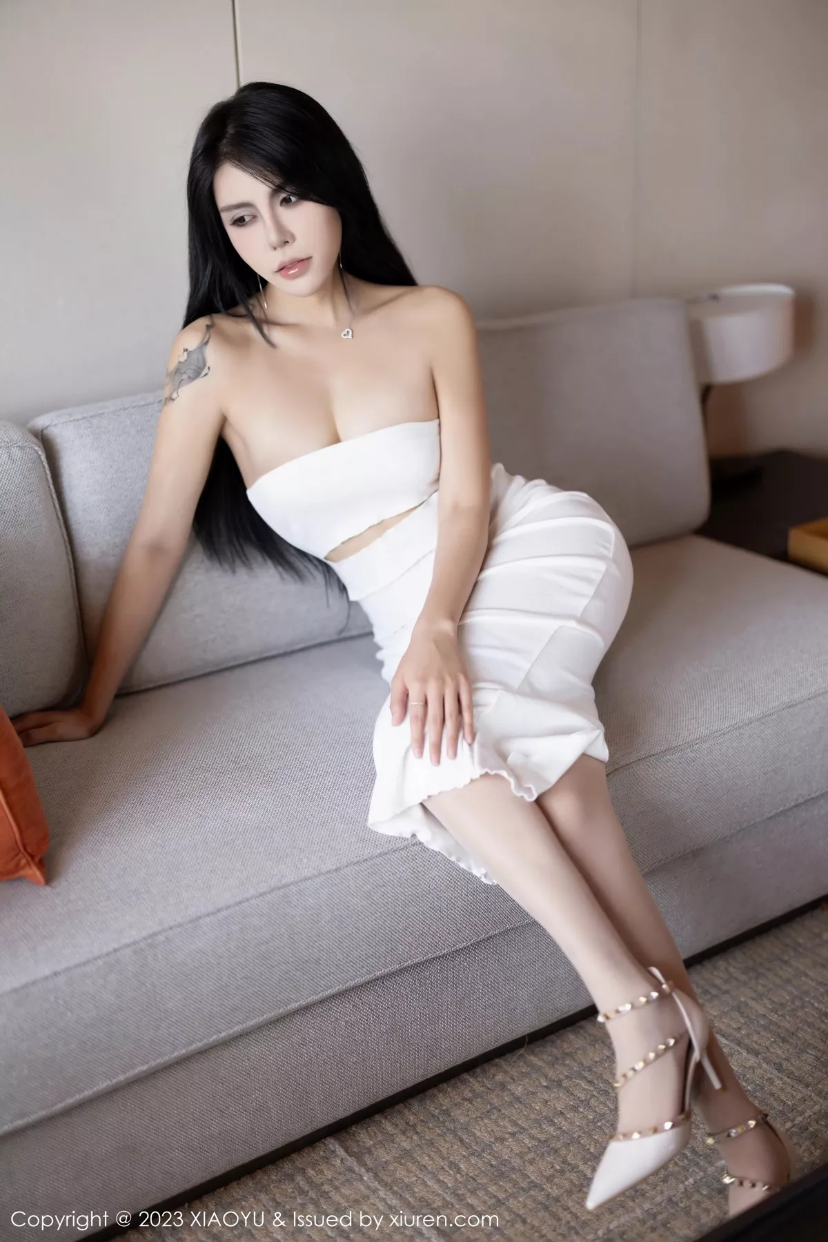 秀人集.com_[XiaoYu画语界]Vol.1141_模特金纯一性感黑色网纱情趣服饰配黑丝袜秀惹火身材诱惑写真88P