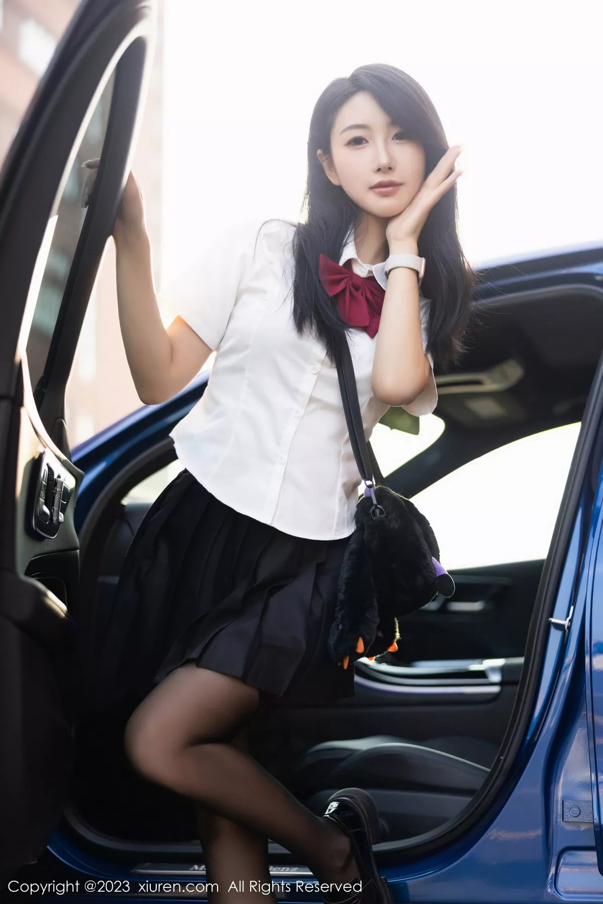 秀人集.com_[XiuRen秀人网]No.7653_模特苏苏阿性感白T配黑短裙露黑色吊带秀曼妙身姿迷人诱惑写真87P