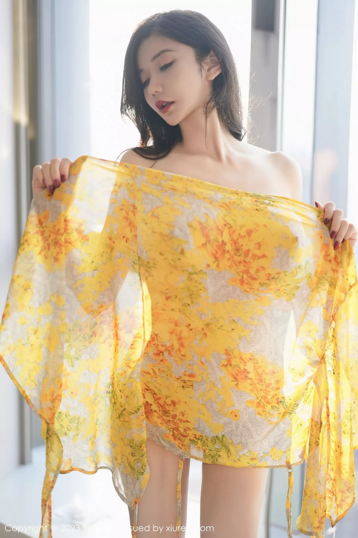 秀人集.com_[YouMi尤蜜荟]Vol.1002_模特心妍小公主性感黄色碎花裙低胸秀惹火身材露豪乳诱惑写真70P