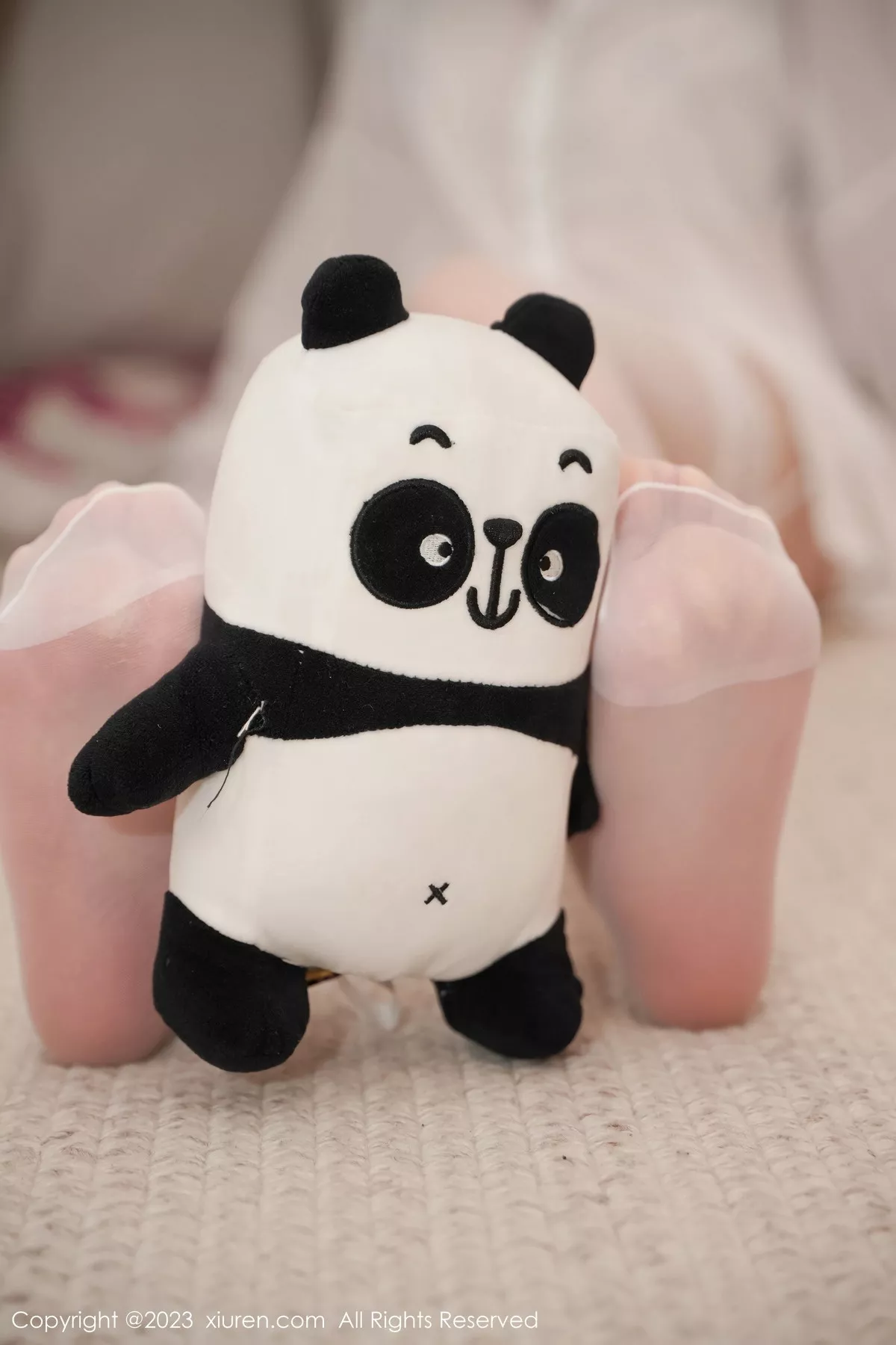 秀人集.com_[XiuRen秀人网]No.7672_女神Carol周妍希白色薄透衬衫配白丝吊袜秀丰满身材诱惑写真81P