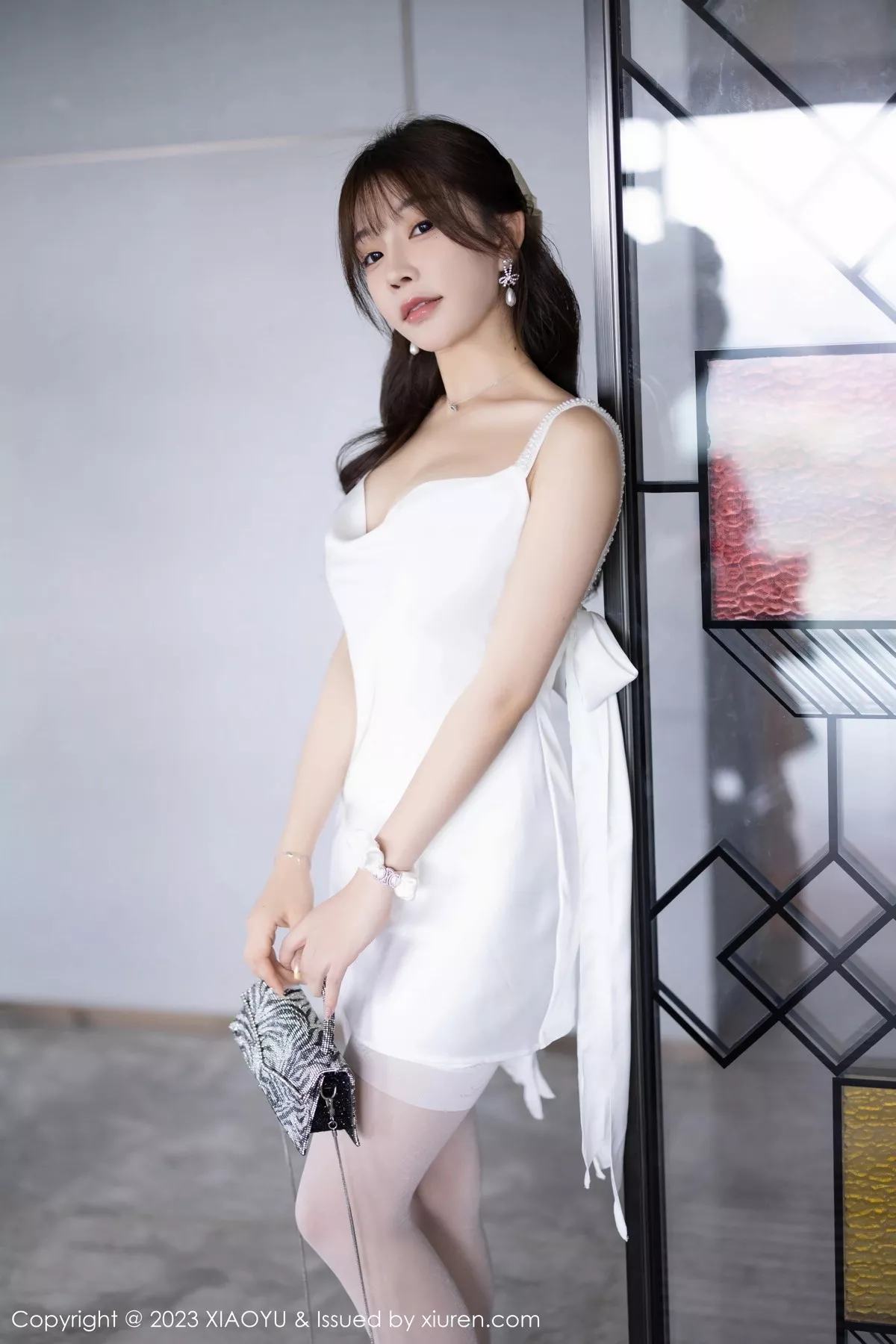 秀人集.com_[XiaoYu画语界]Vol.1131_女神徐莉芝Booty白色连衣短裙+黑色情趣服秀曼妙身姿诱惑写真88P