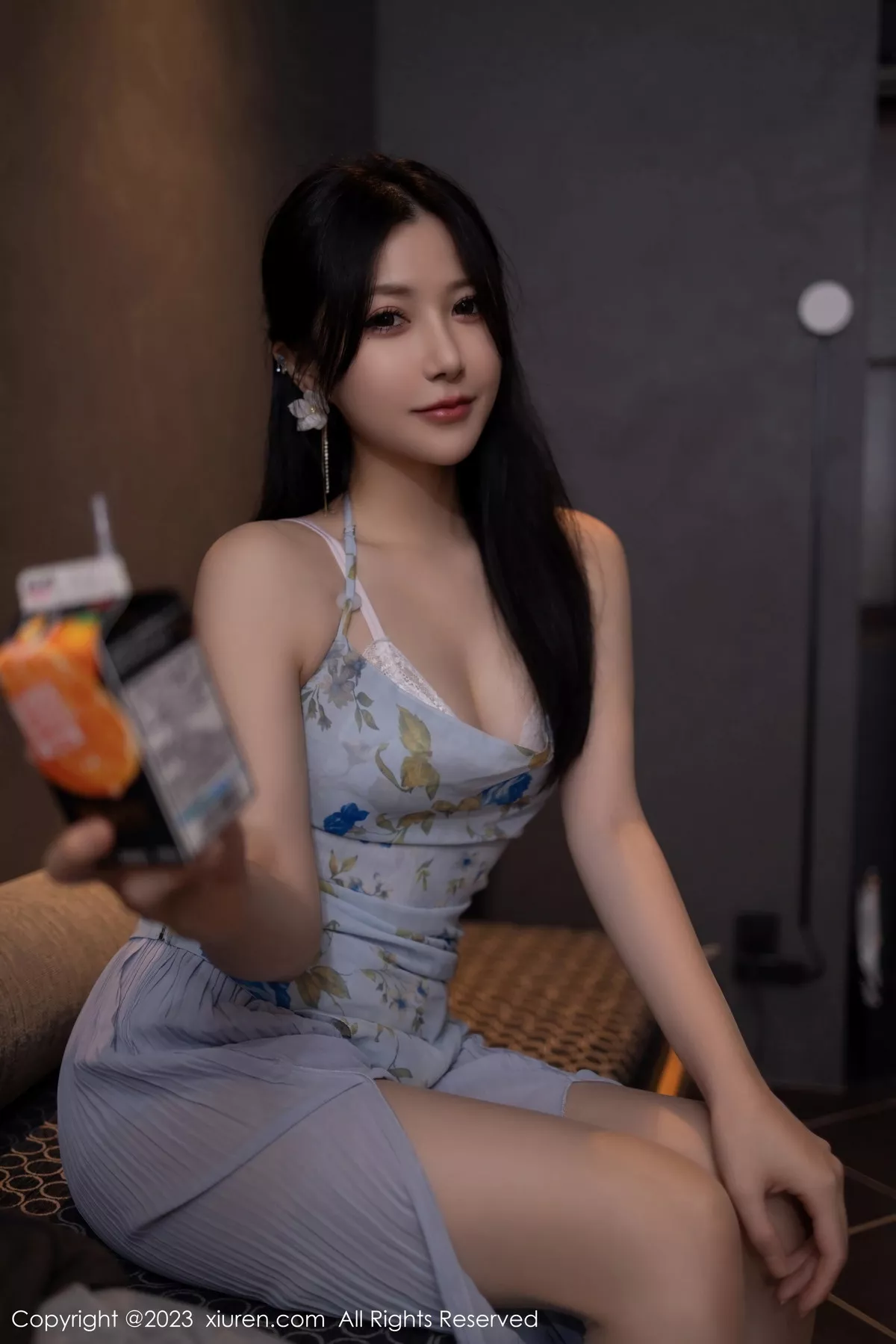 秀人集.com_[XiuRen秀人网]No.7681_模特鱼子酱Fish情节拍摄性感蓝灰上衣配长裙秀曼妙身姿诱惑写真81P