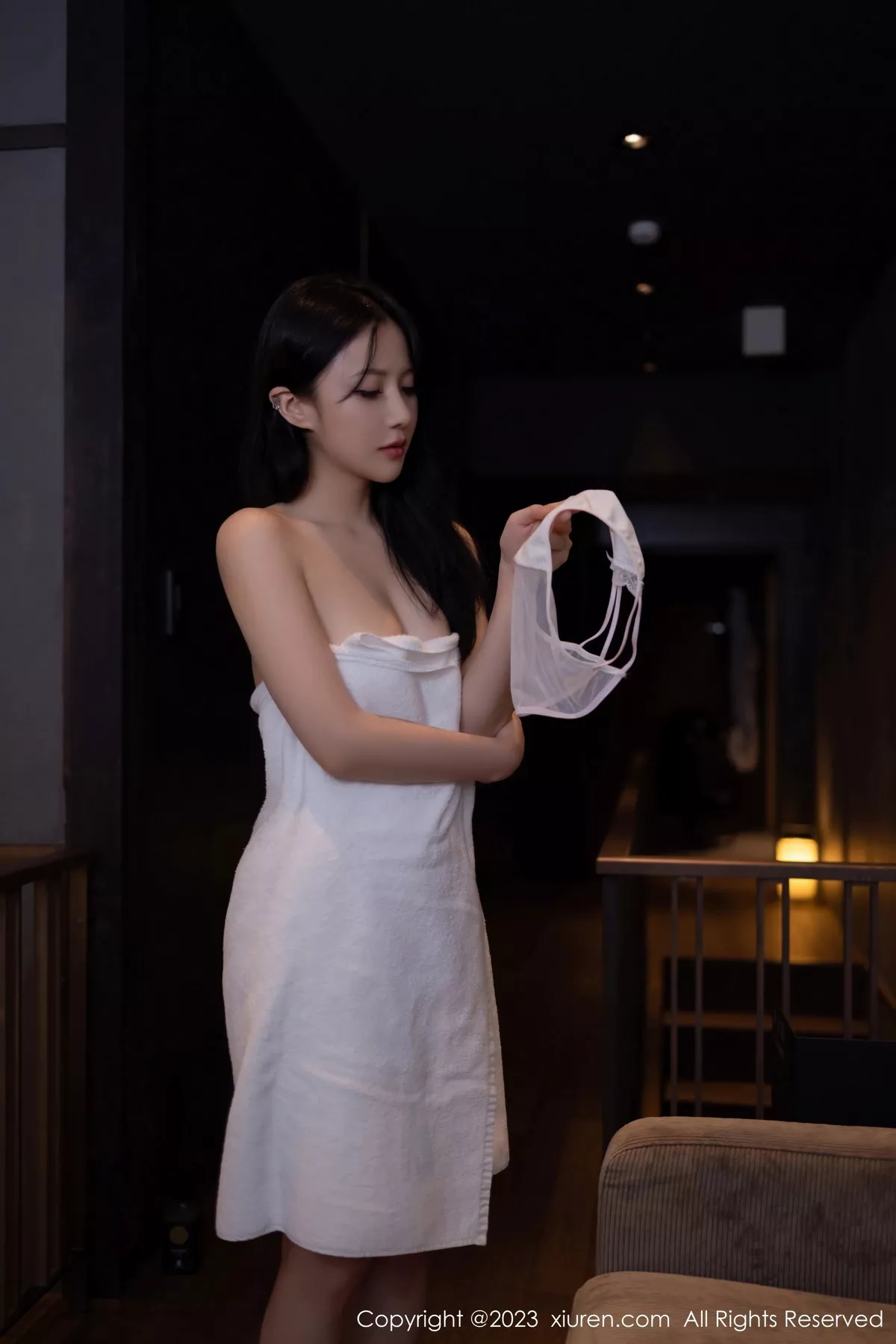 秀人集.com_[XiuRen秀人网]No.7681_模特鱼子酱Fish情节拍摄性感蓝灰上衣配长裙秀曼妙身姿诱惑写真81P